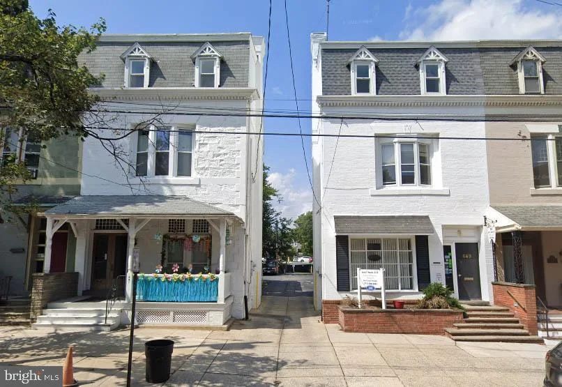 649-651 W Chestnut Street