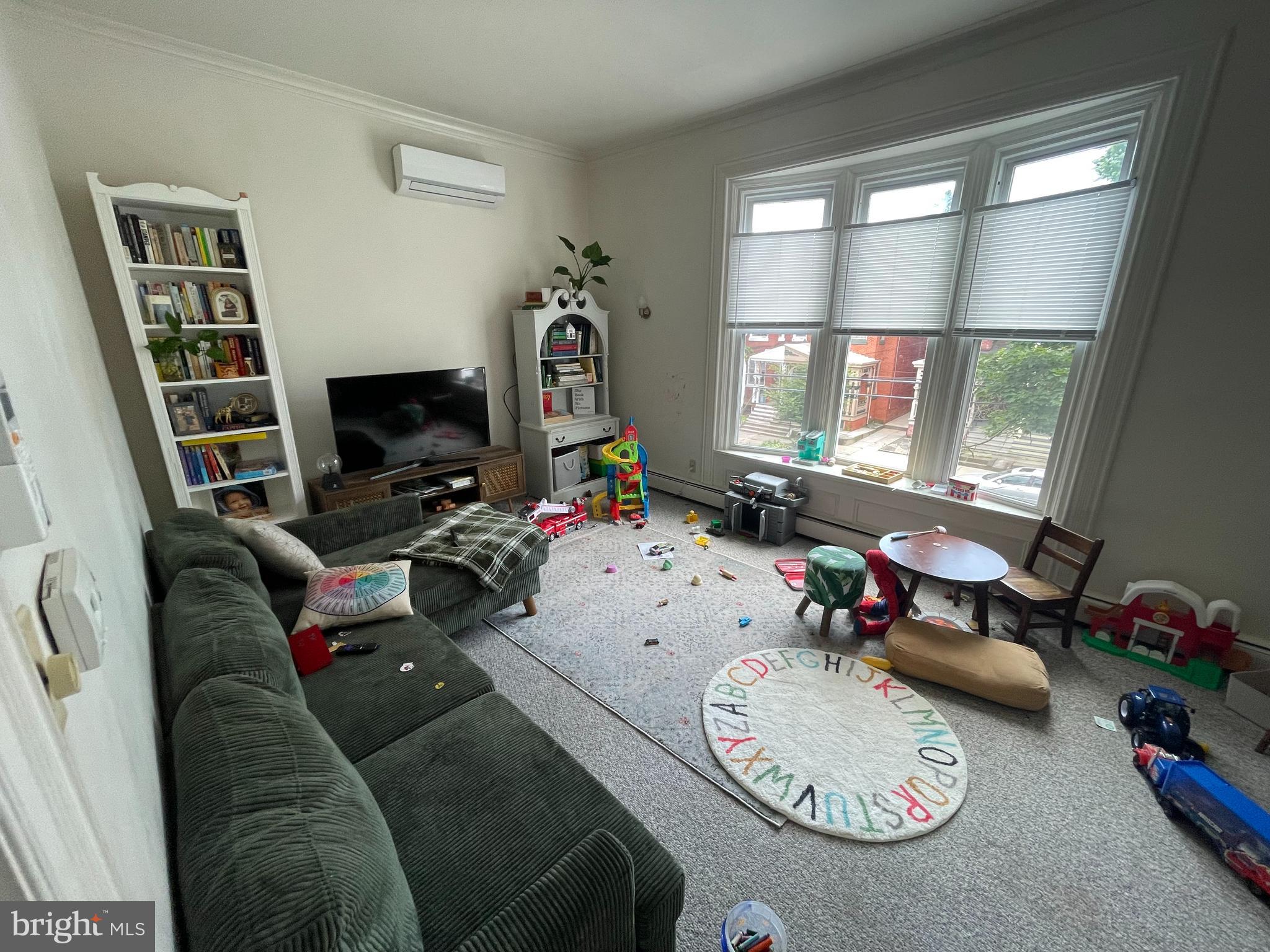 CHESTNUT HILL - Residential Income