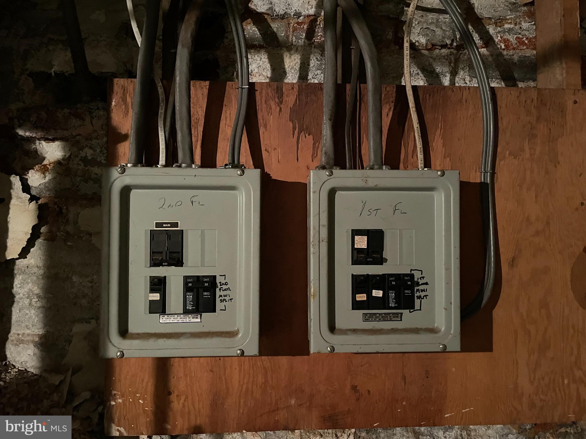 649-651 W CHESTNUT STREET