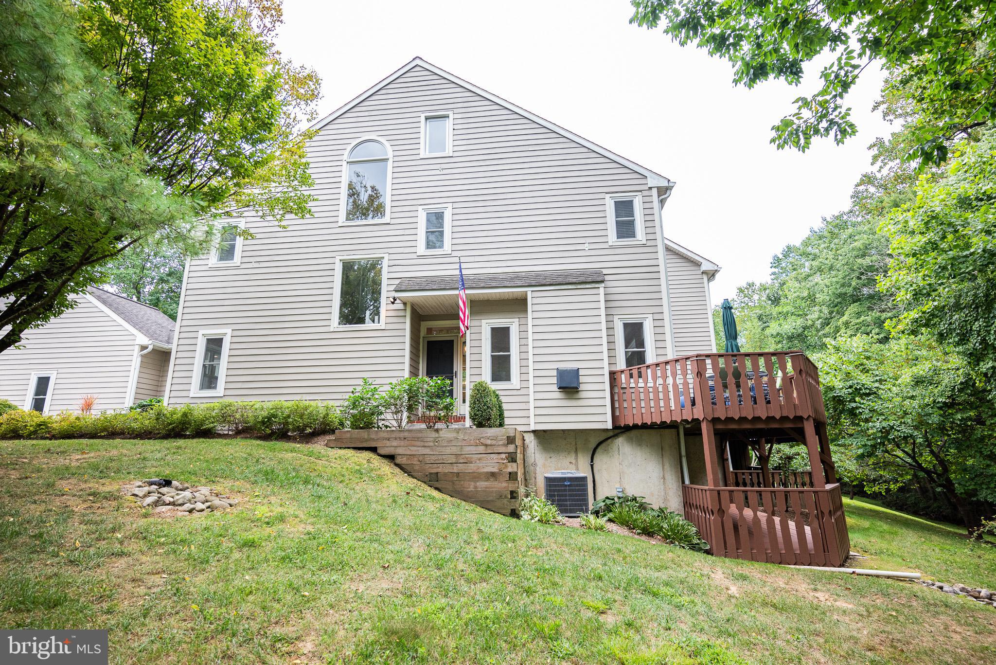 429 WOODED WAY