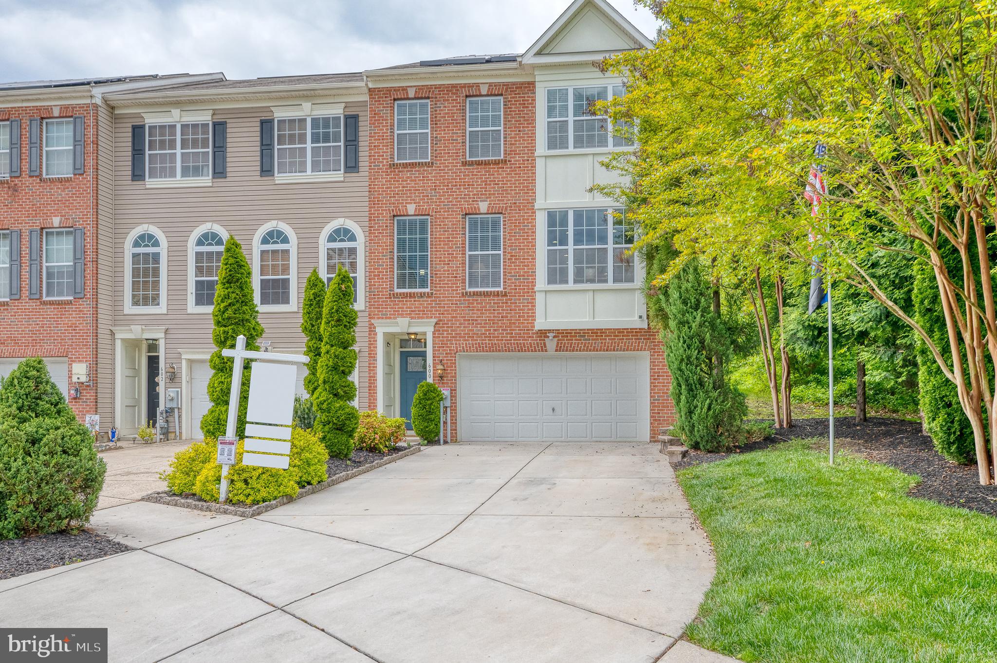 HOLLY WOODS - Residential