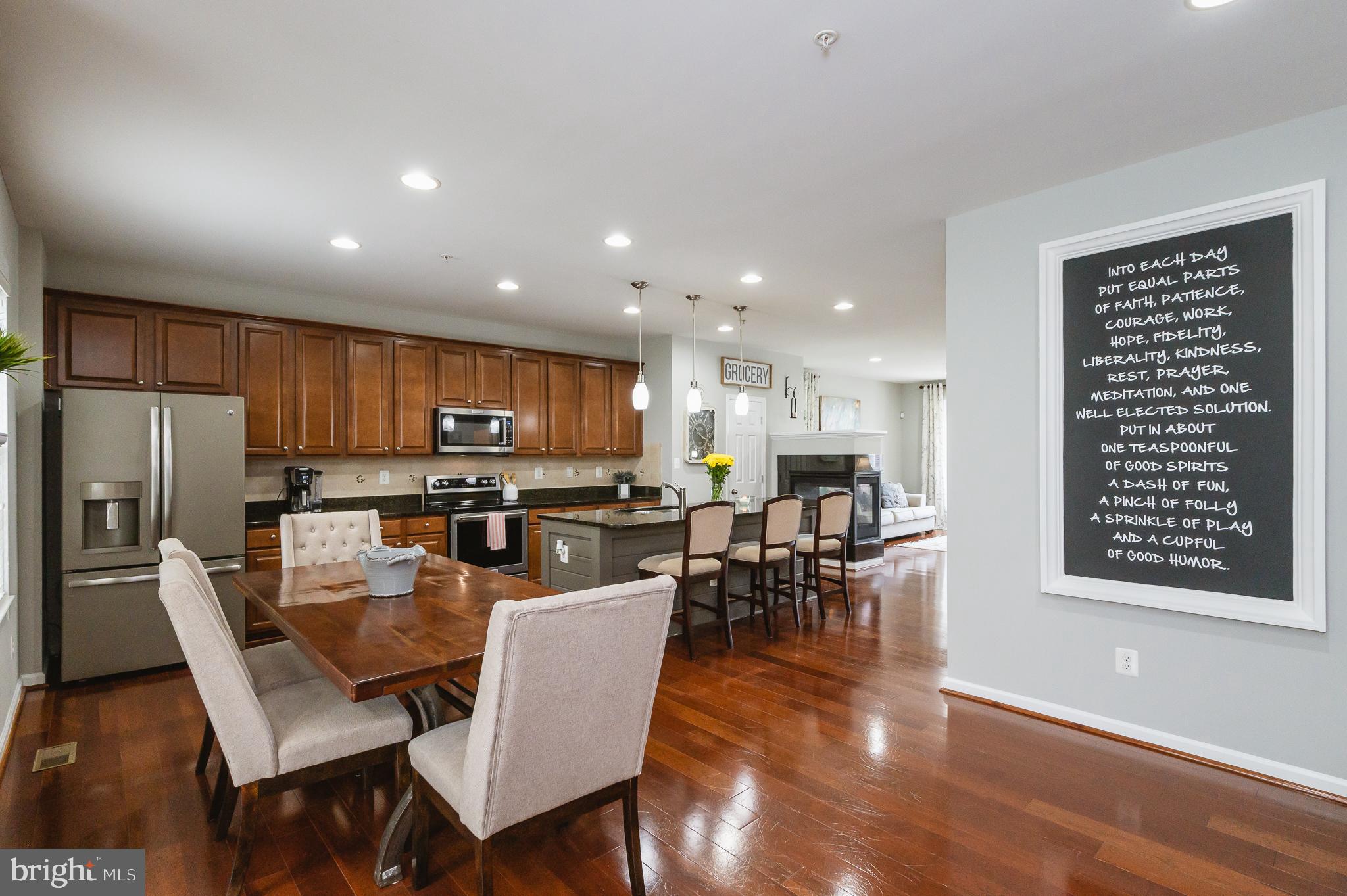 HOLLY WOODS - Residential