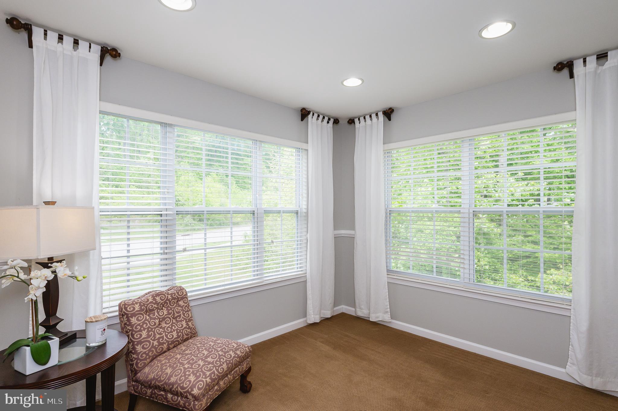 HOLLY WOODS - Residential