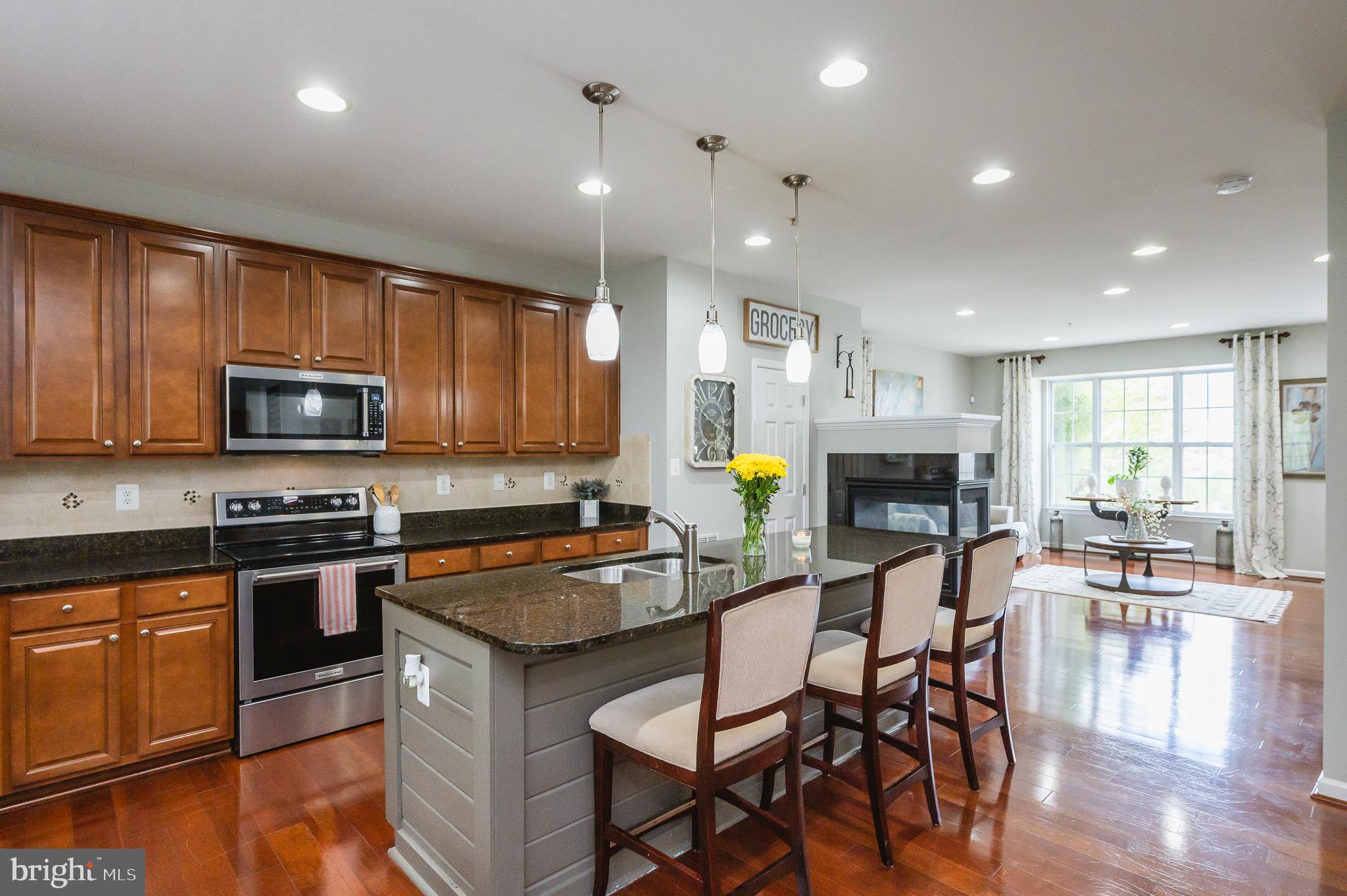 HOLLY WOODS - Residential