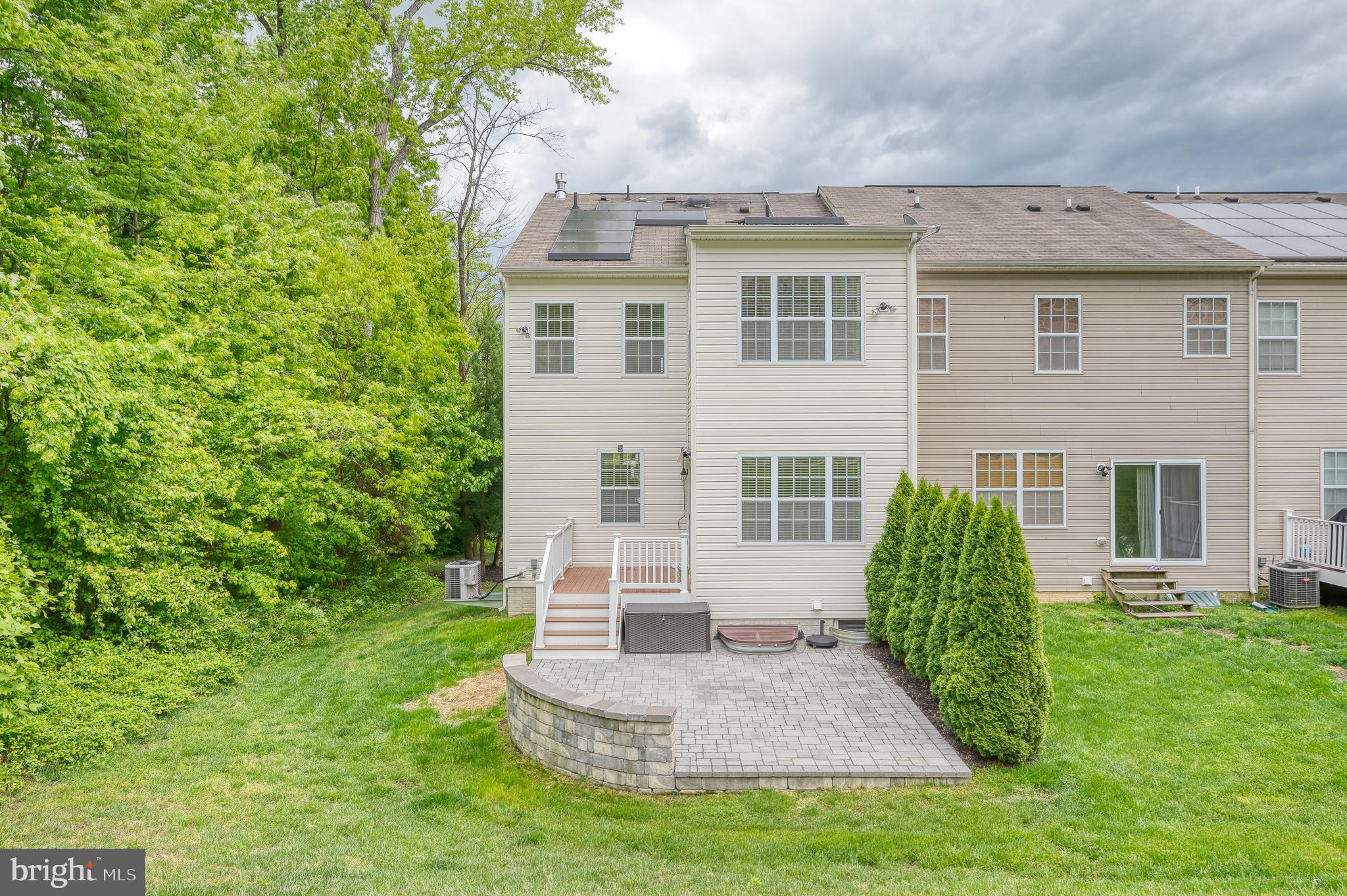 HOLLY WOODS - Residential