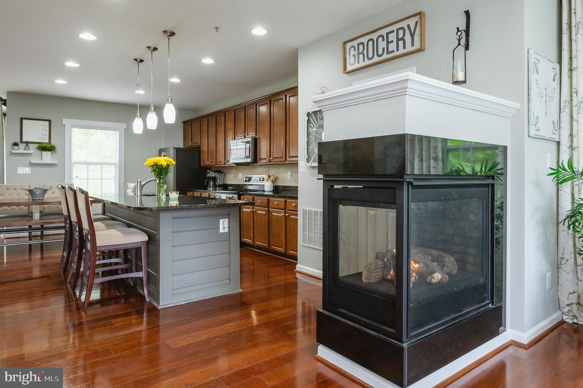 HOLLY WOODS - Residential