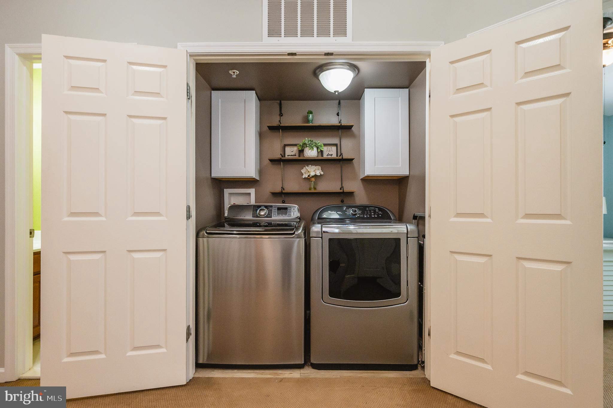 HOLLY WOODS - Residential