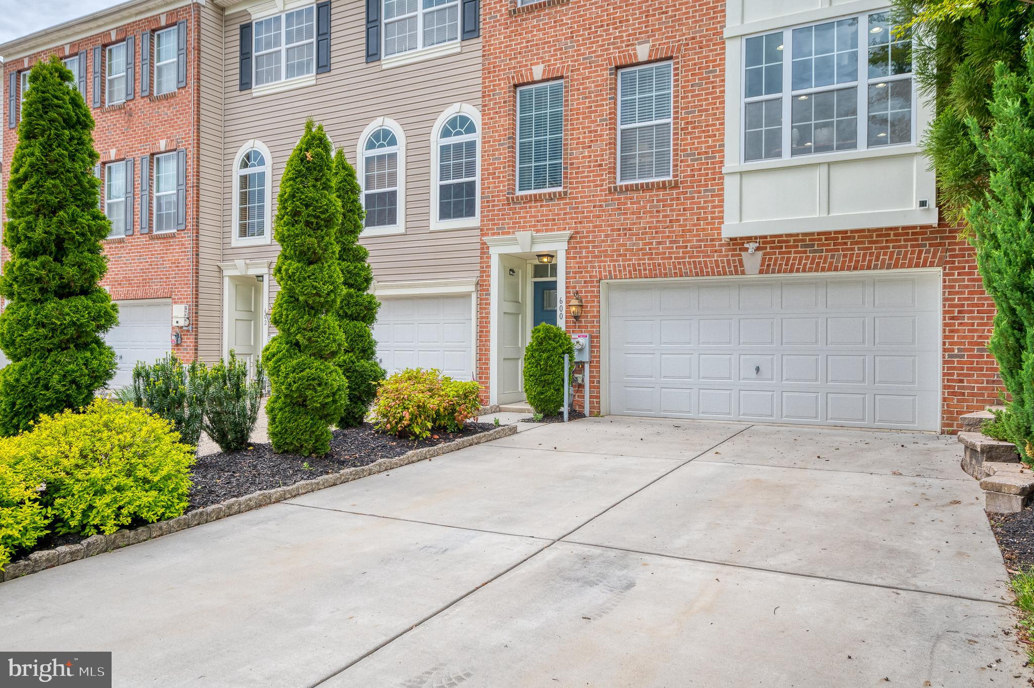 HOLLY WOODS - Residential