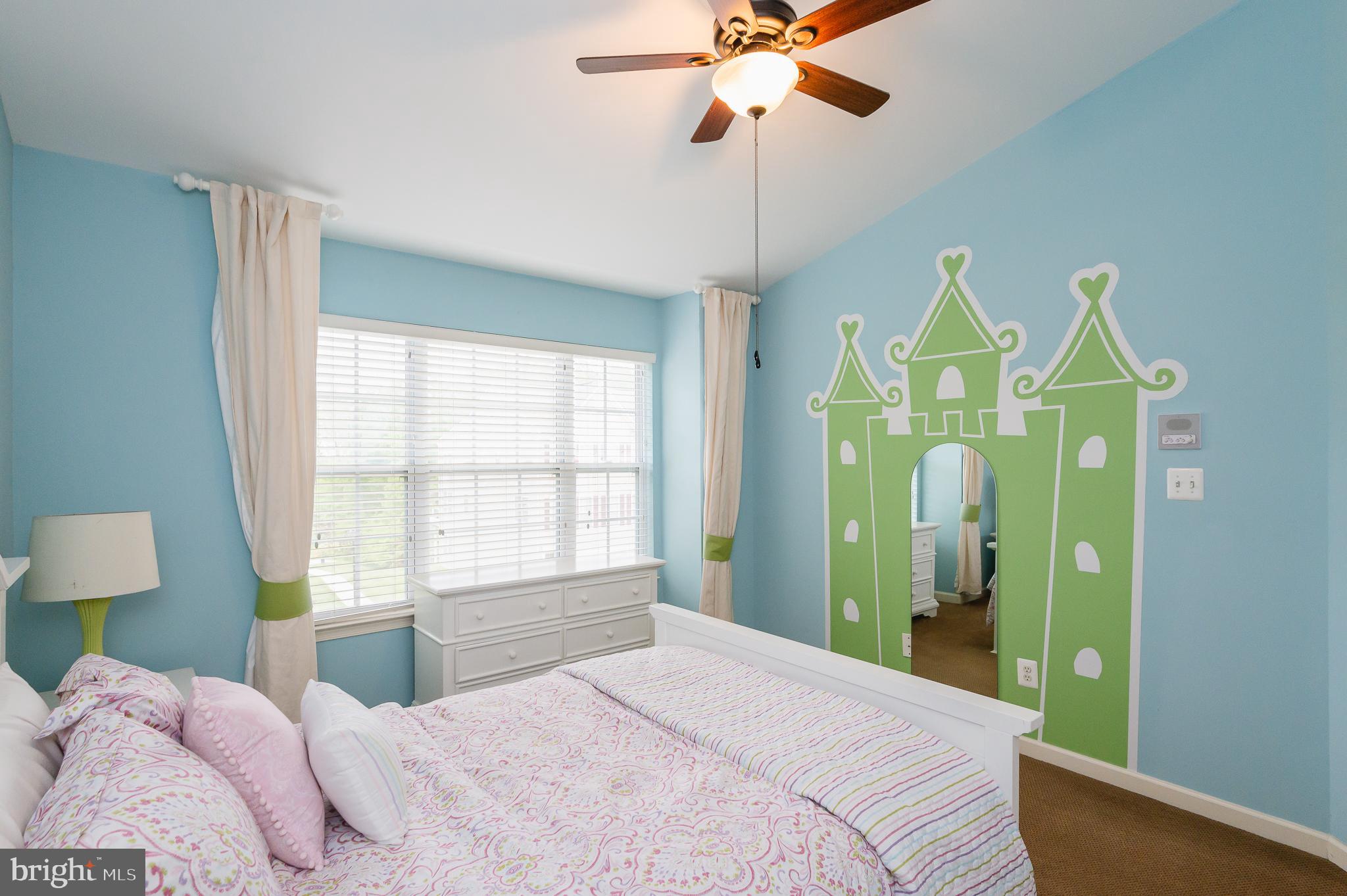 HOLLY WOODS - Residential