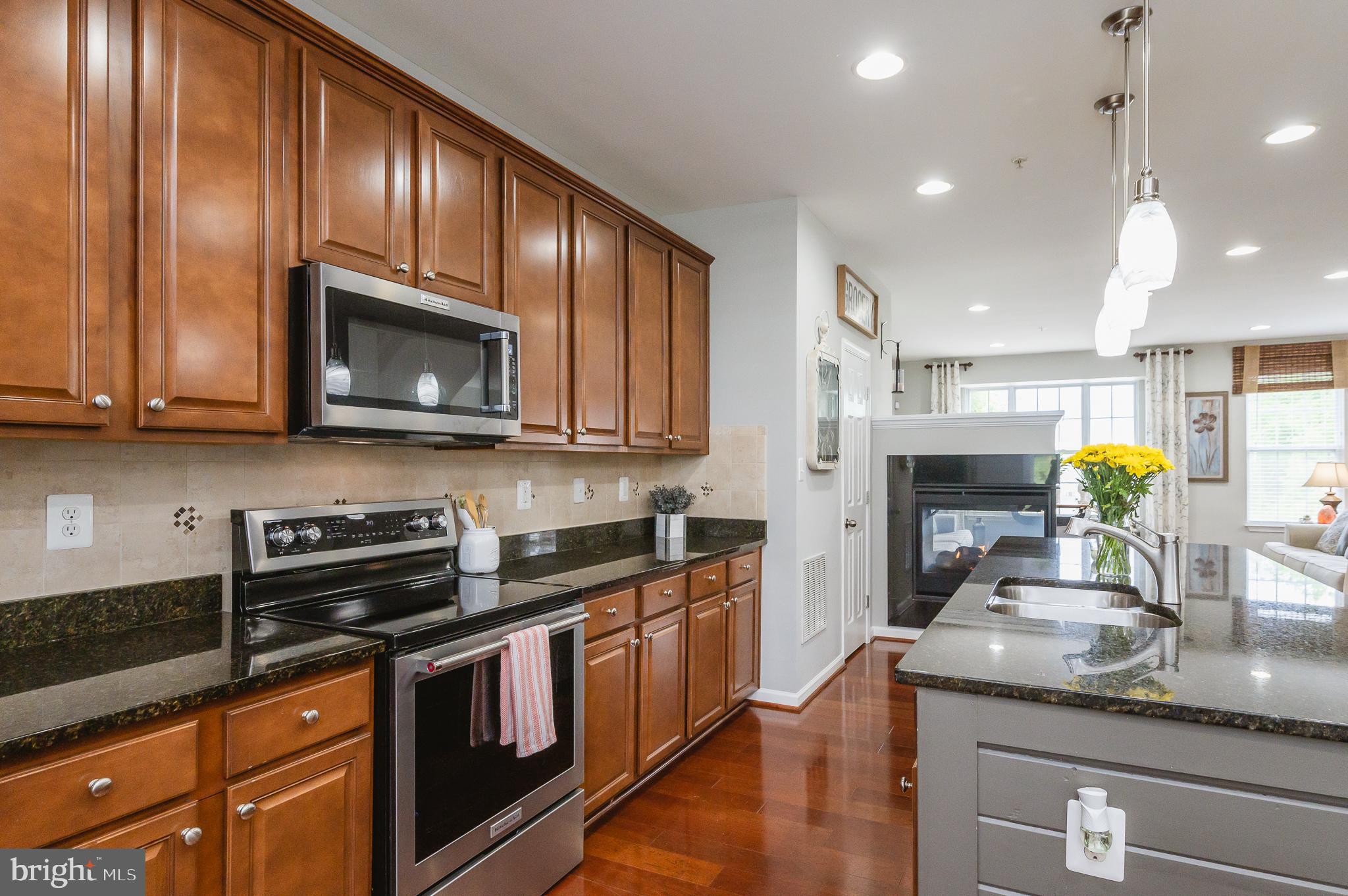 HOLLY WOODS - Residential