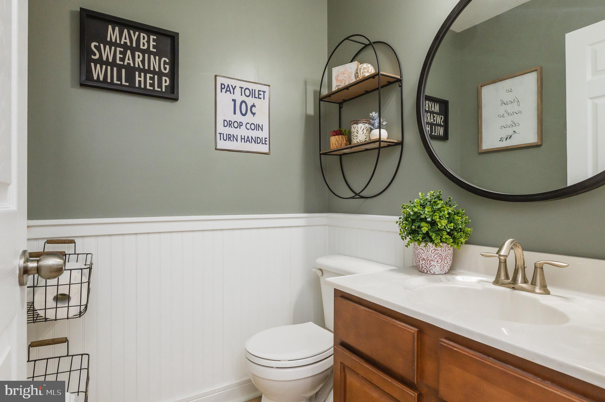 HOLLY WOODS - Residential