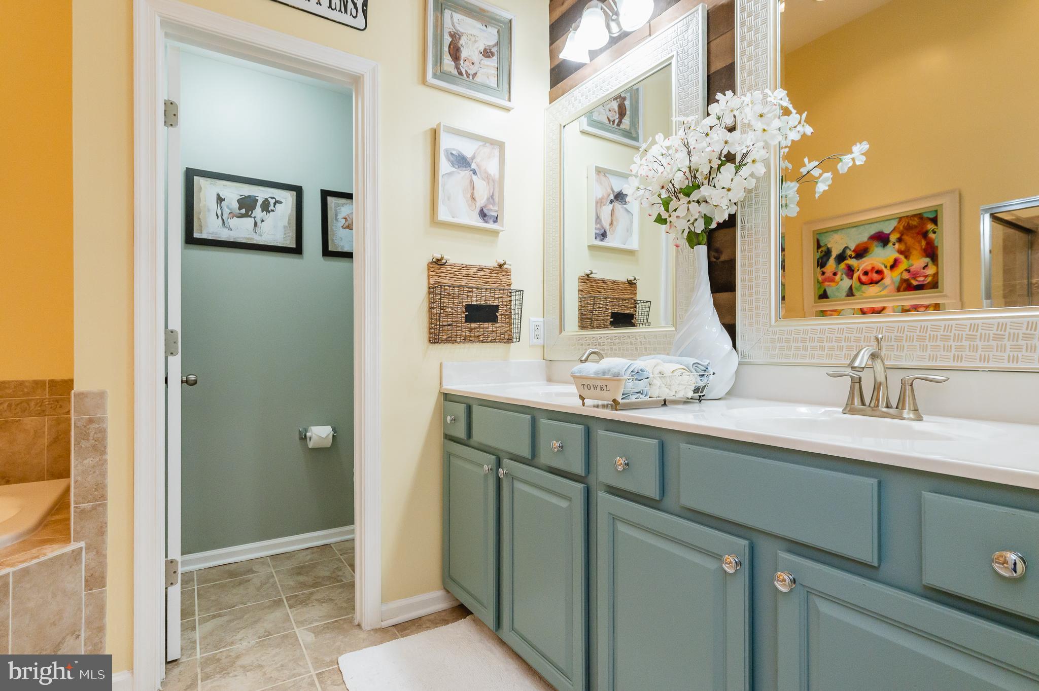 HOLLY WOODS - Residential