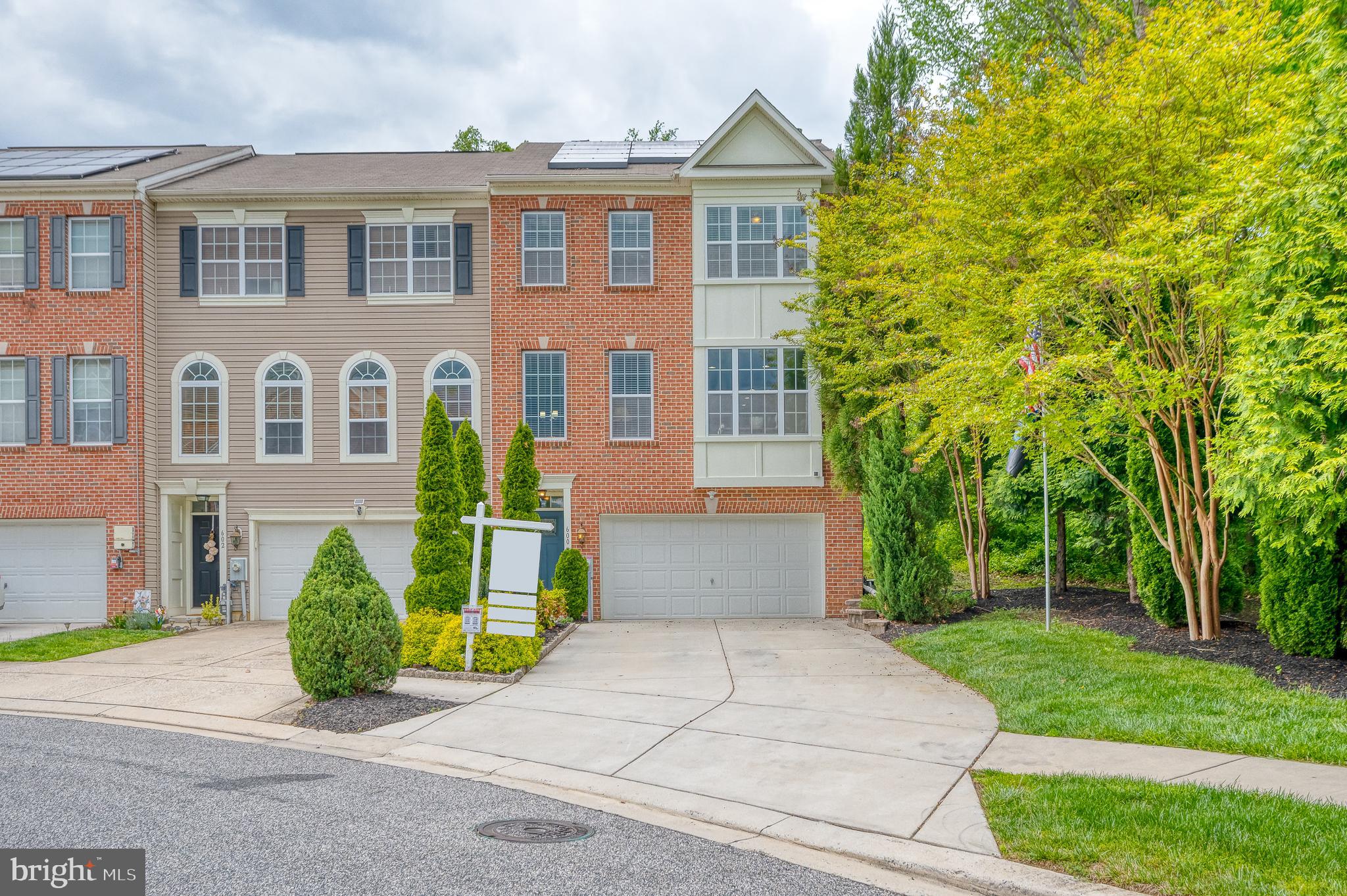 HOLLY WOODS - Residential