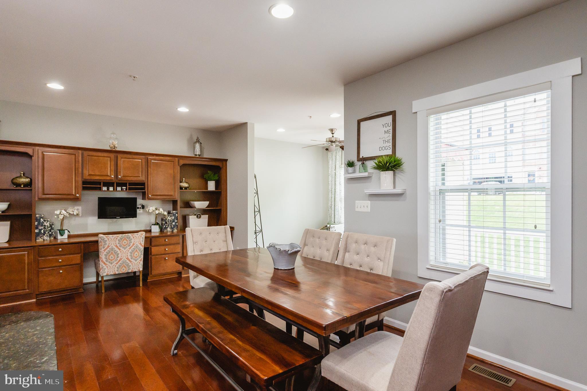 HOLLY WOODS - Residential