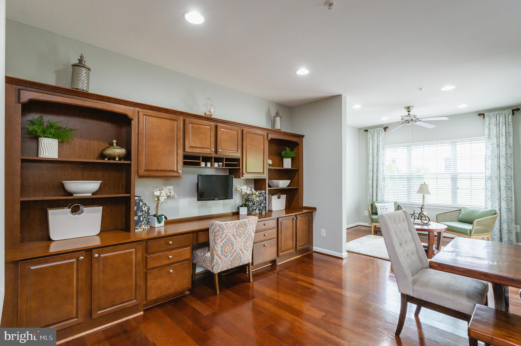 HOLLY WOODS - Residential