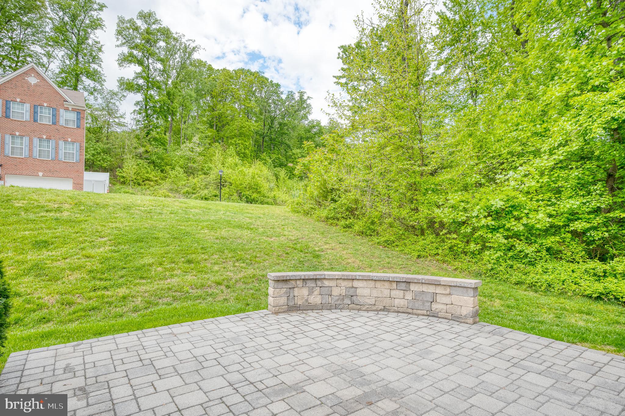 HOLLY WOODS - Residential