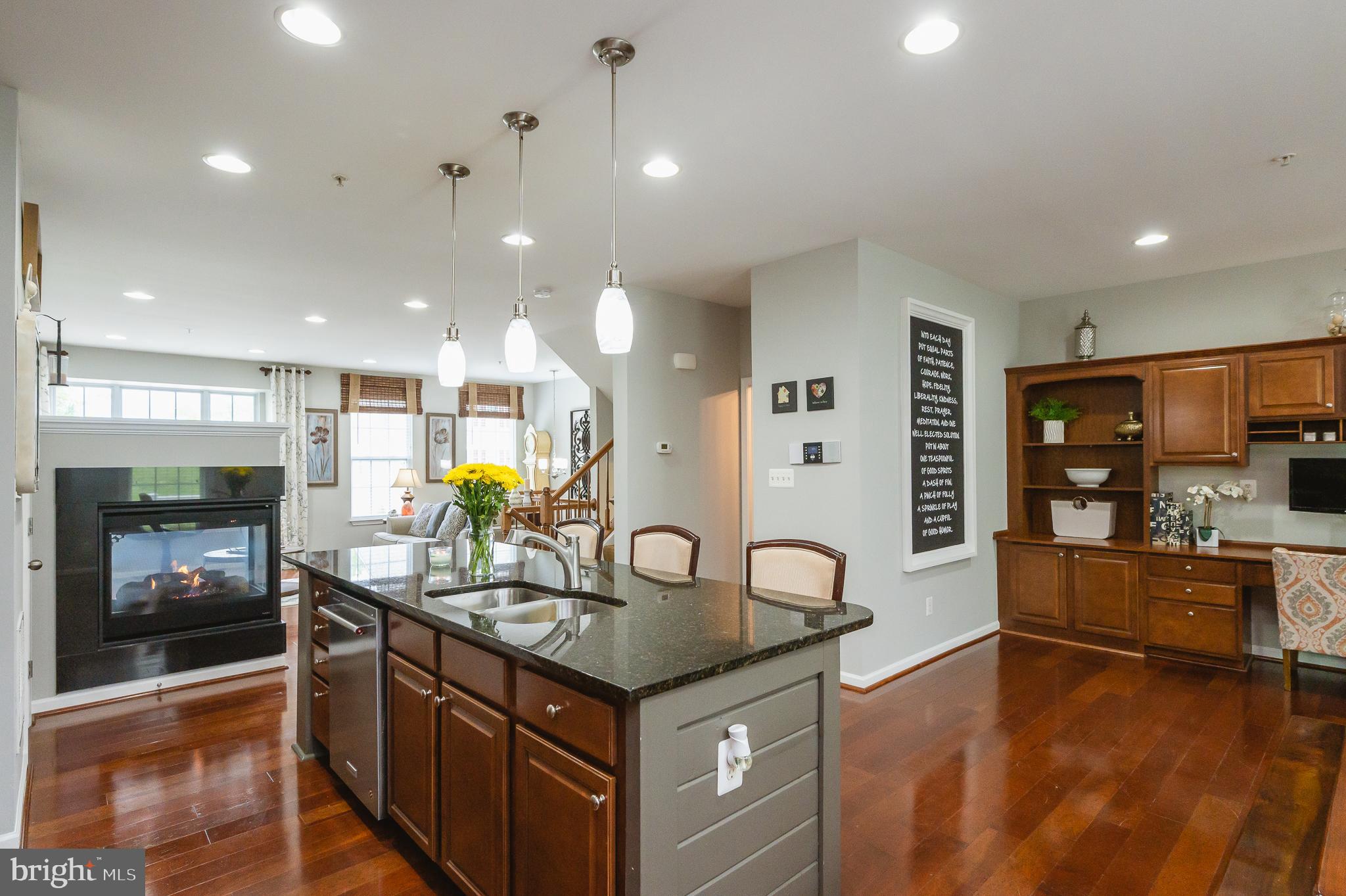 HOLLY WOODS - Residential