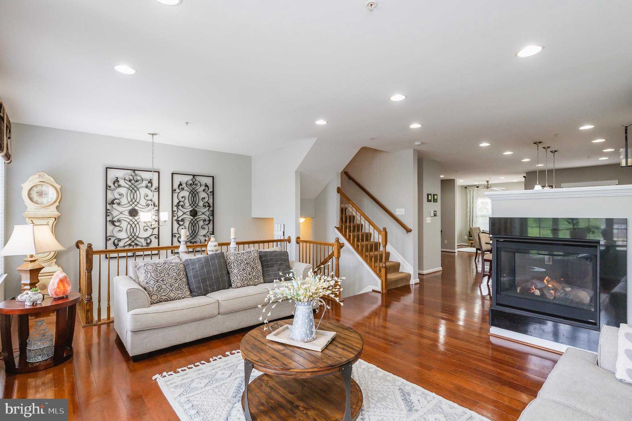 HOLLY WOODS - Residential