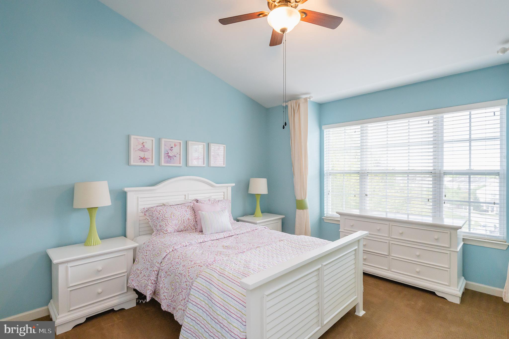 HOLLY WOODS - Residential