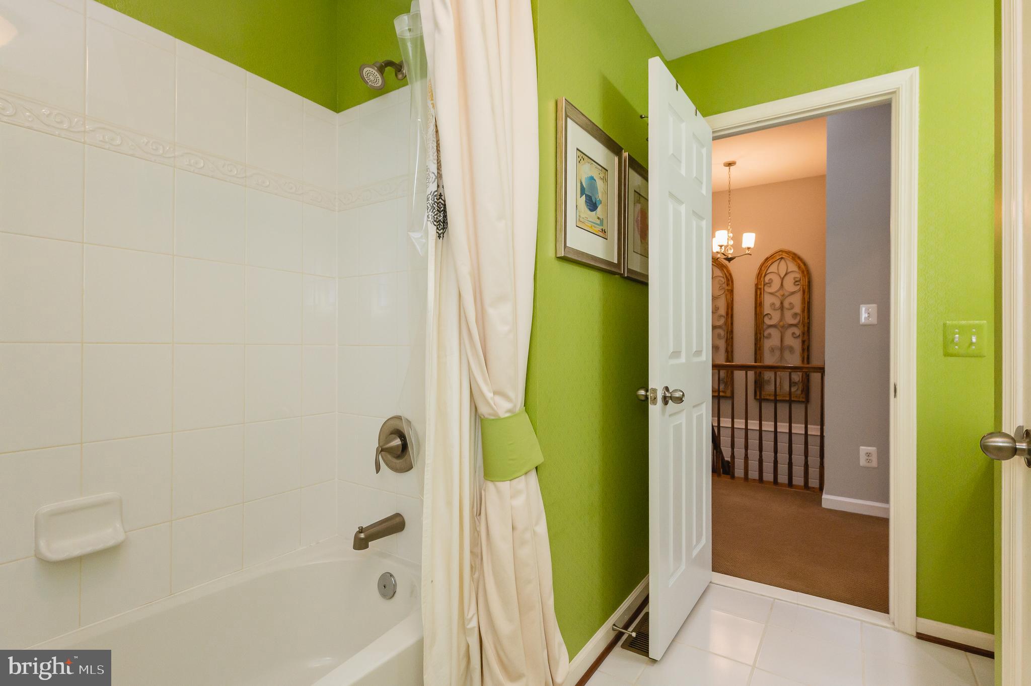 HOLLY WOODS - Residential