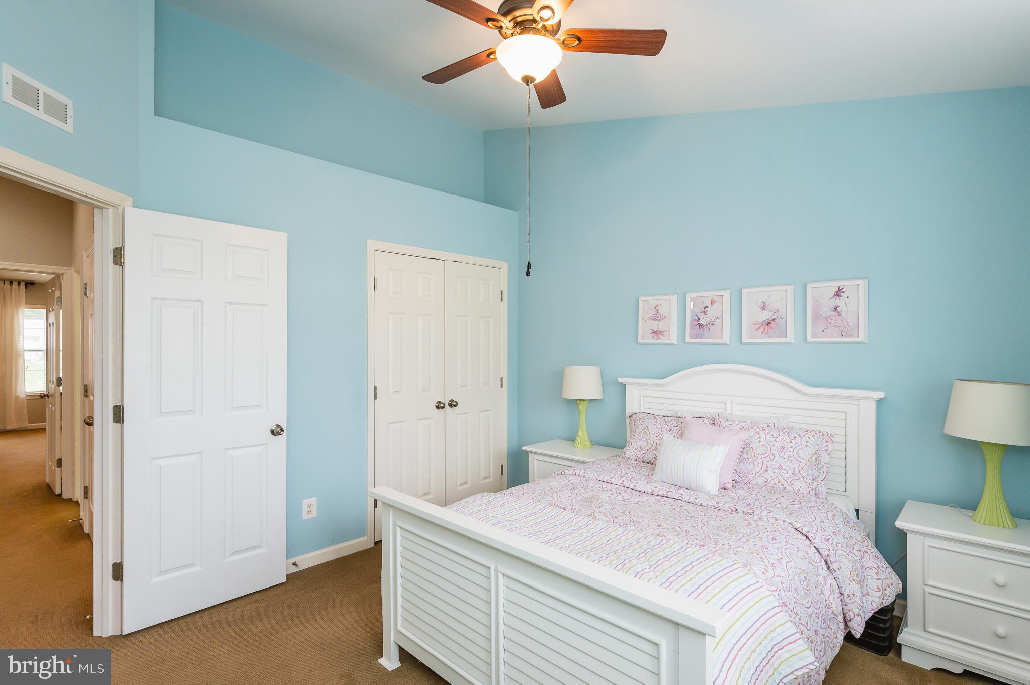 HOLLY WOODS - Residential