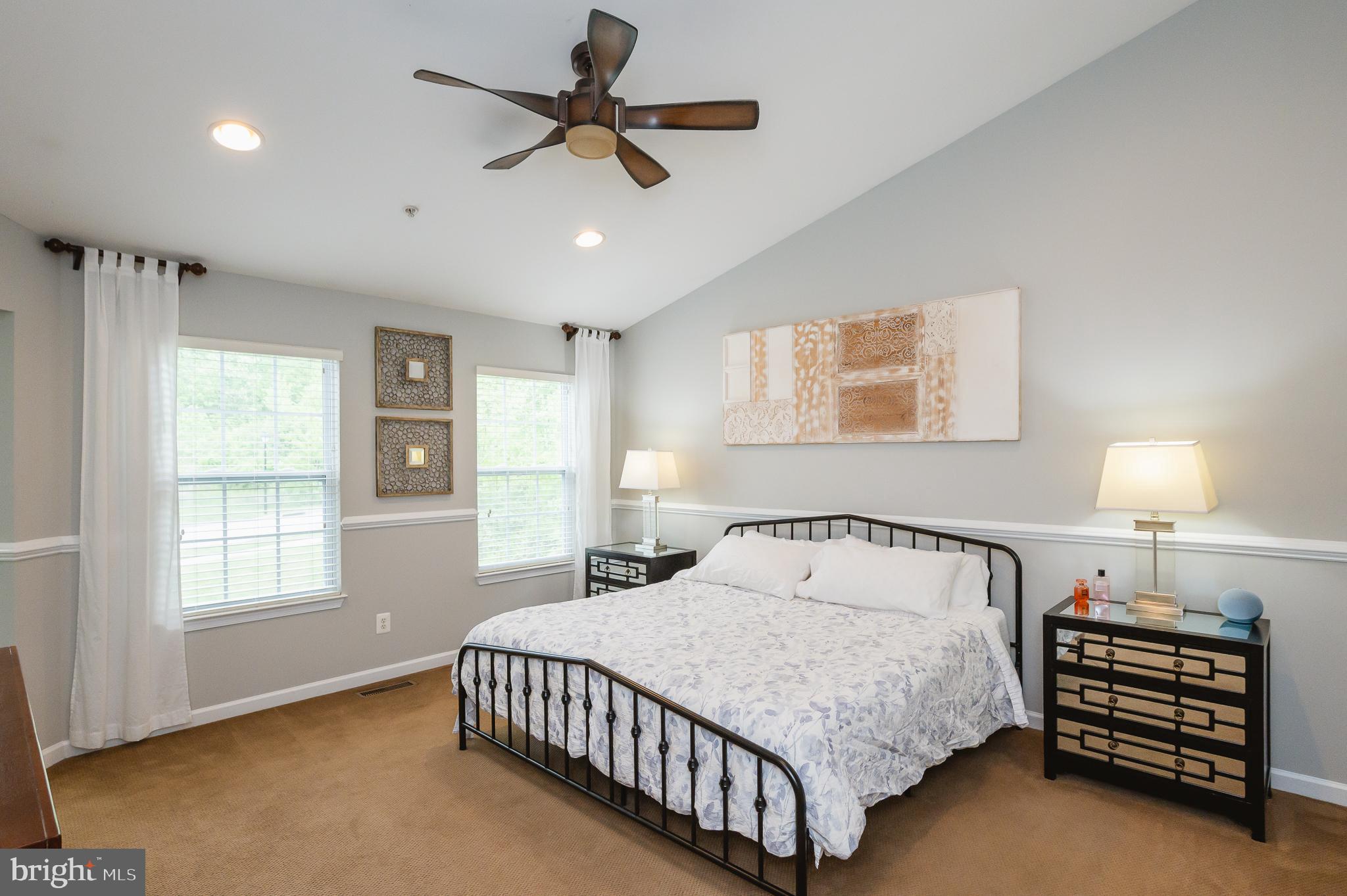 HOLLY WOODS - Residential