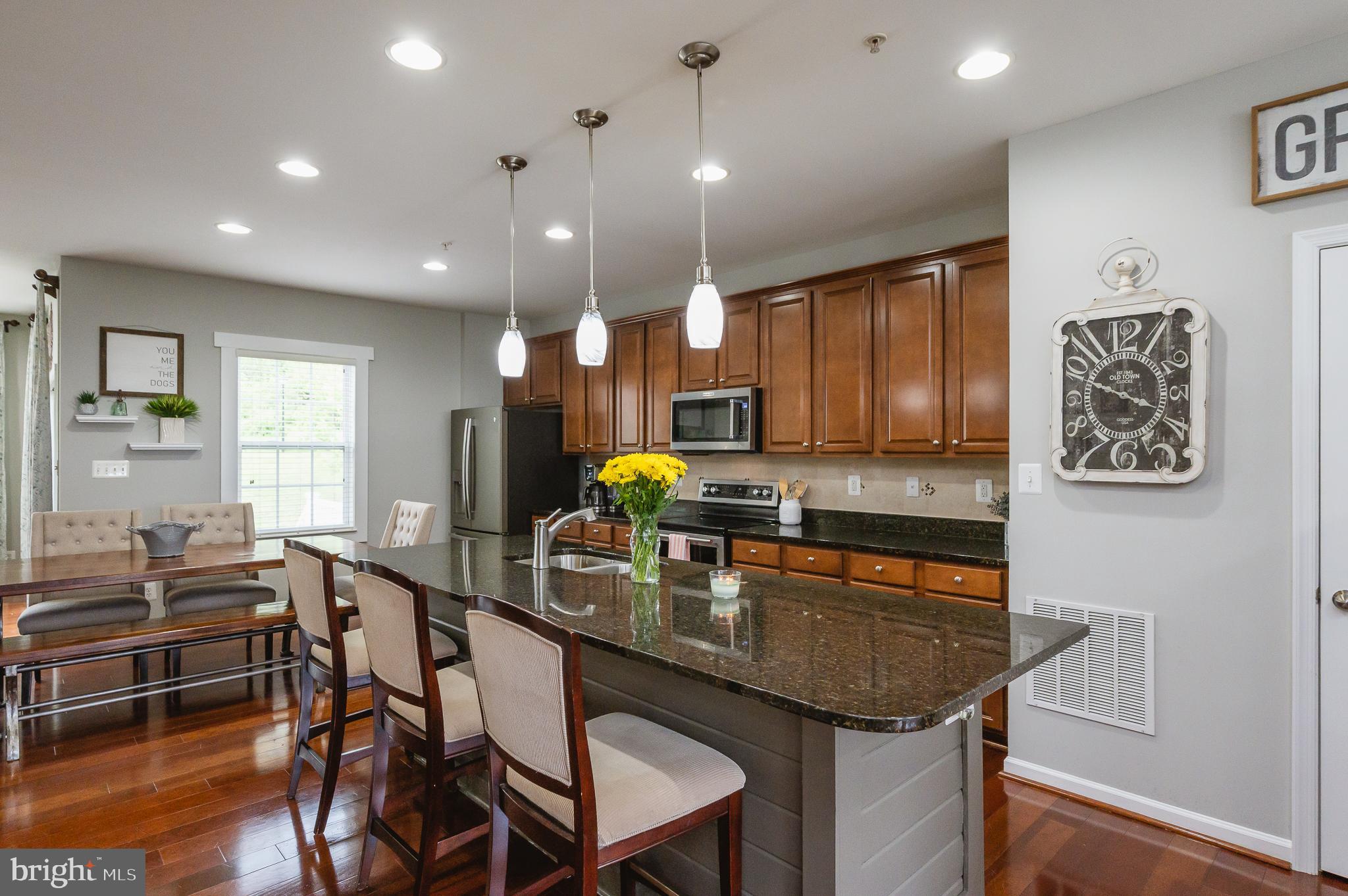 HOLLY WOODS - Residential