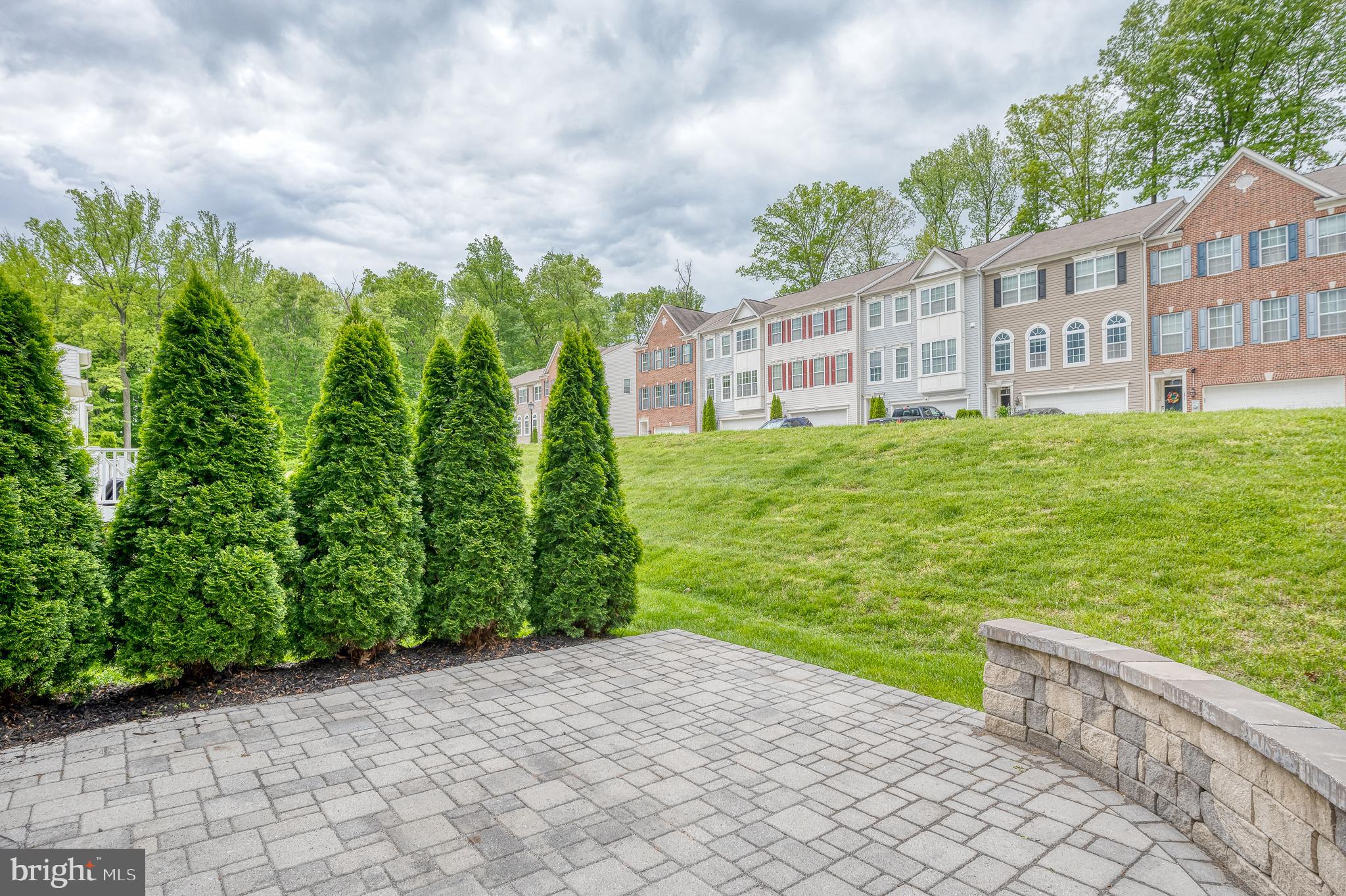 HOLLY WOODS - Residential