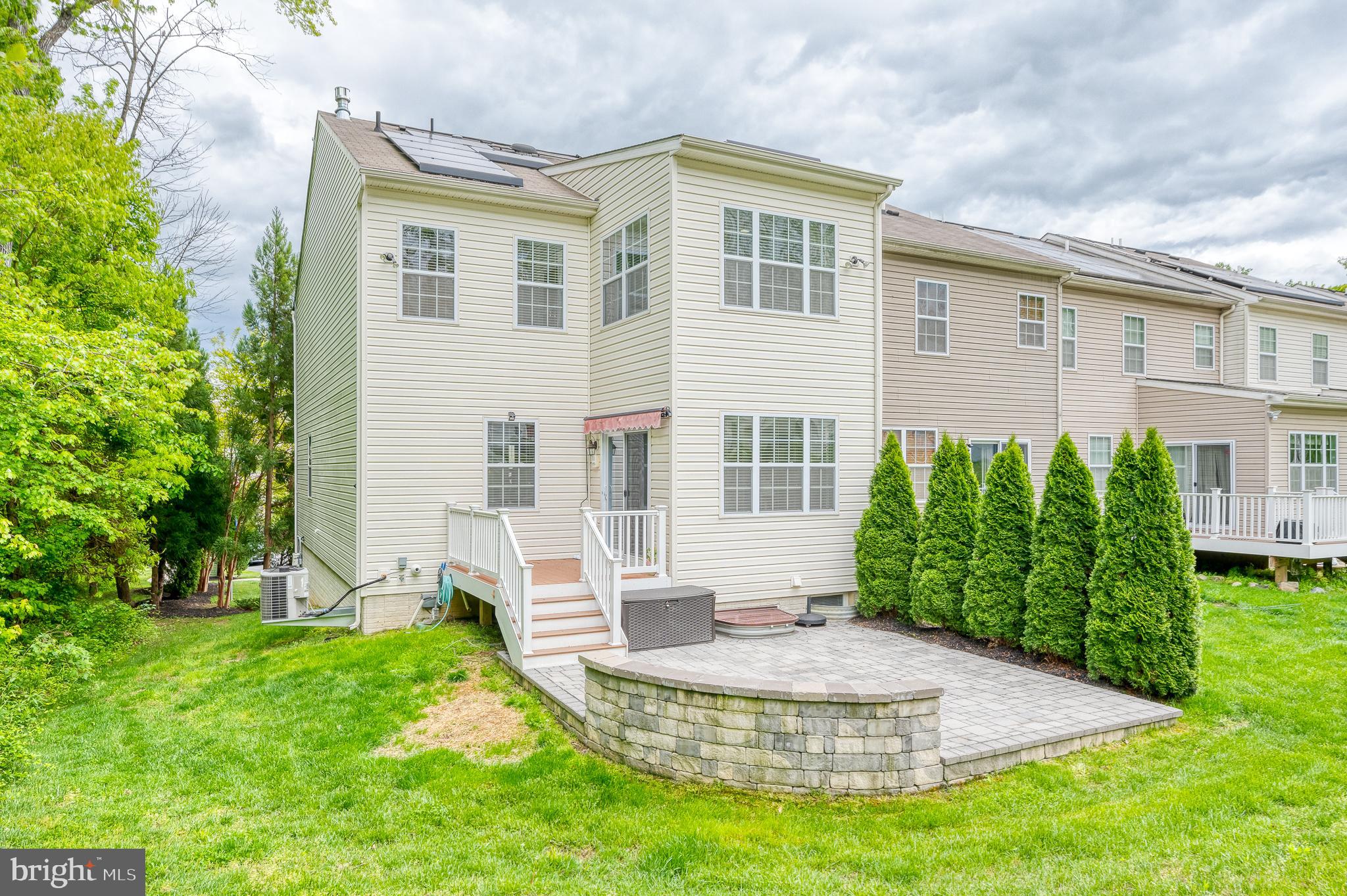 HOLLY WOODS - Residential