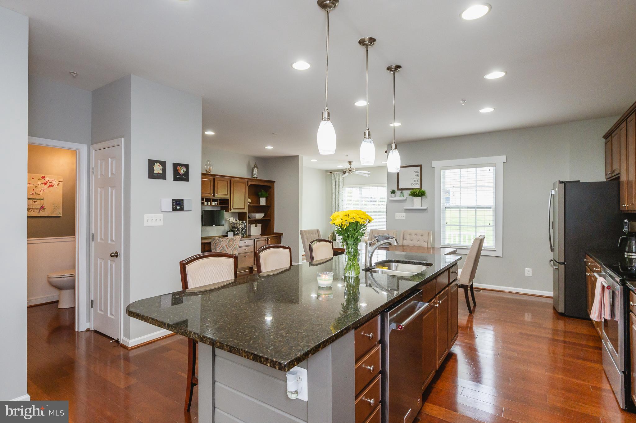 HOLLY WOODS - Residential