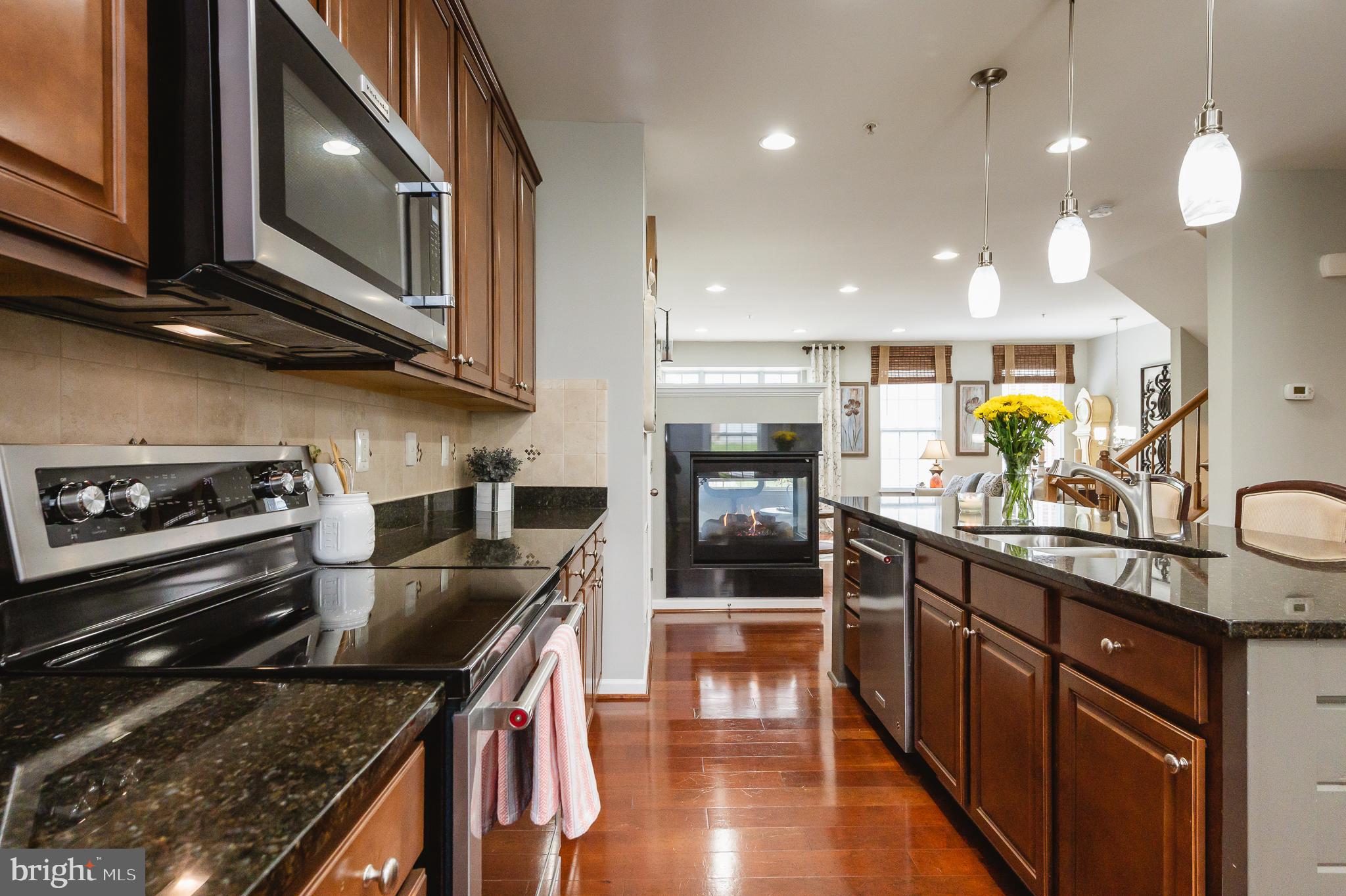 HOLLY WOODS - Residential