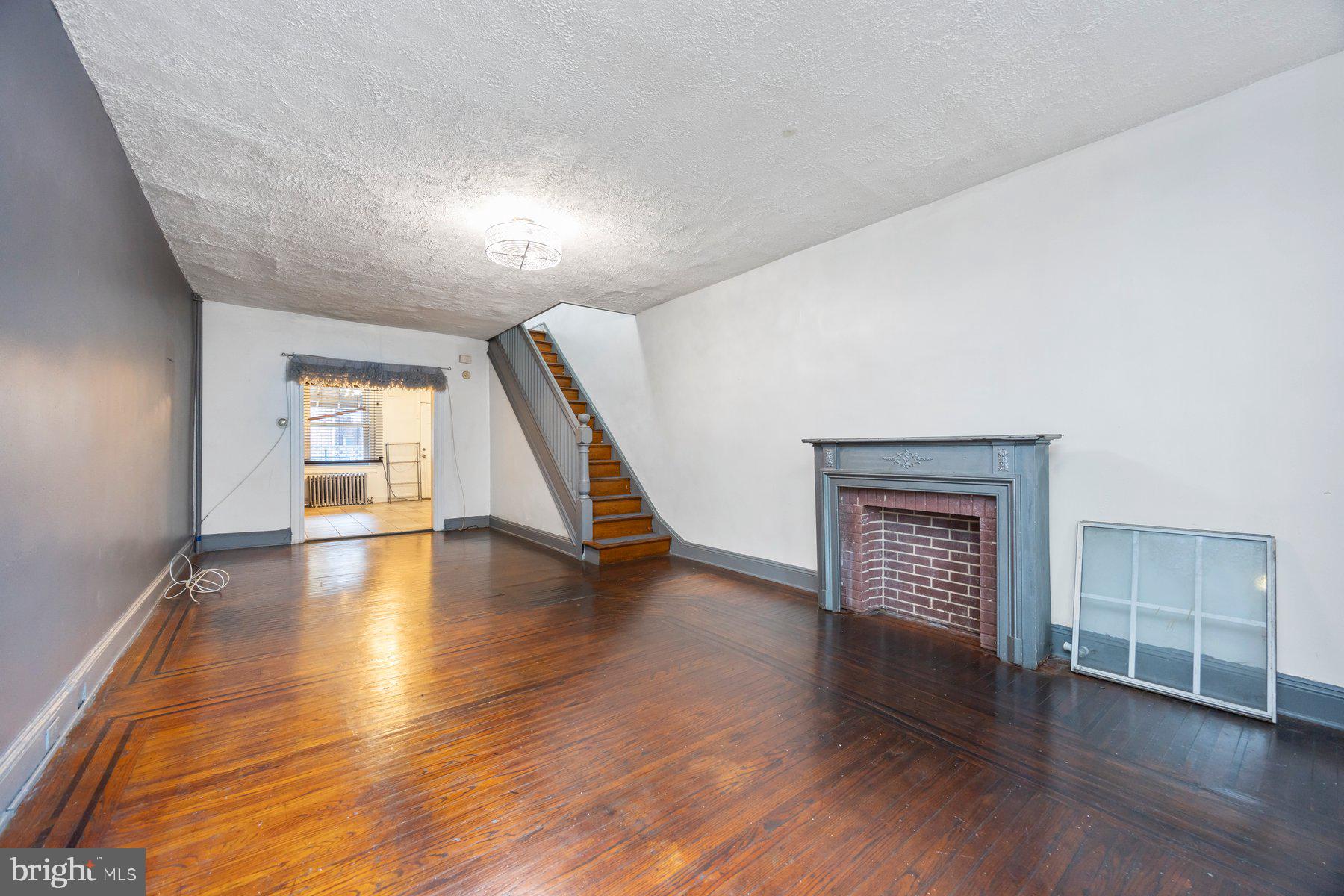 CHARLES VILLAGE - Residential