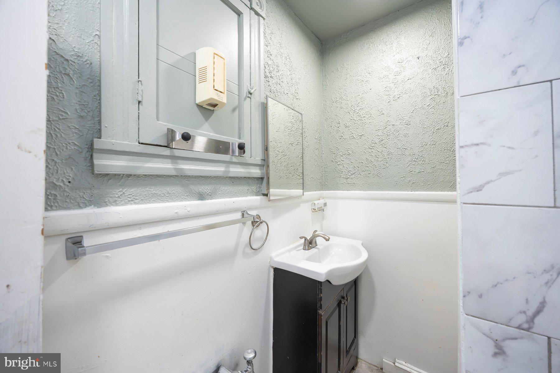 CHARLES VILLAGE - Residential