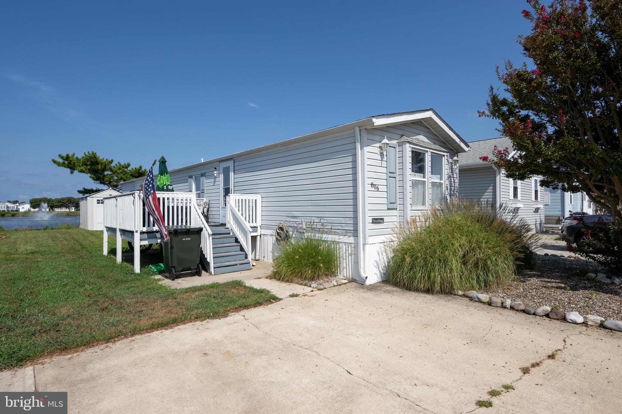 806 BAHIA DRIVE