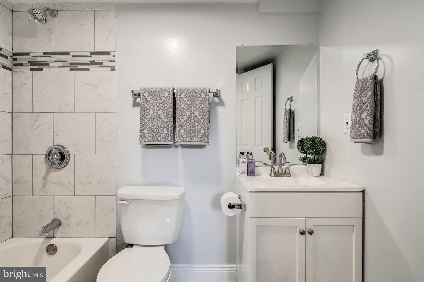 WOODLAND VILLAGE - Residential Lease