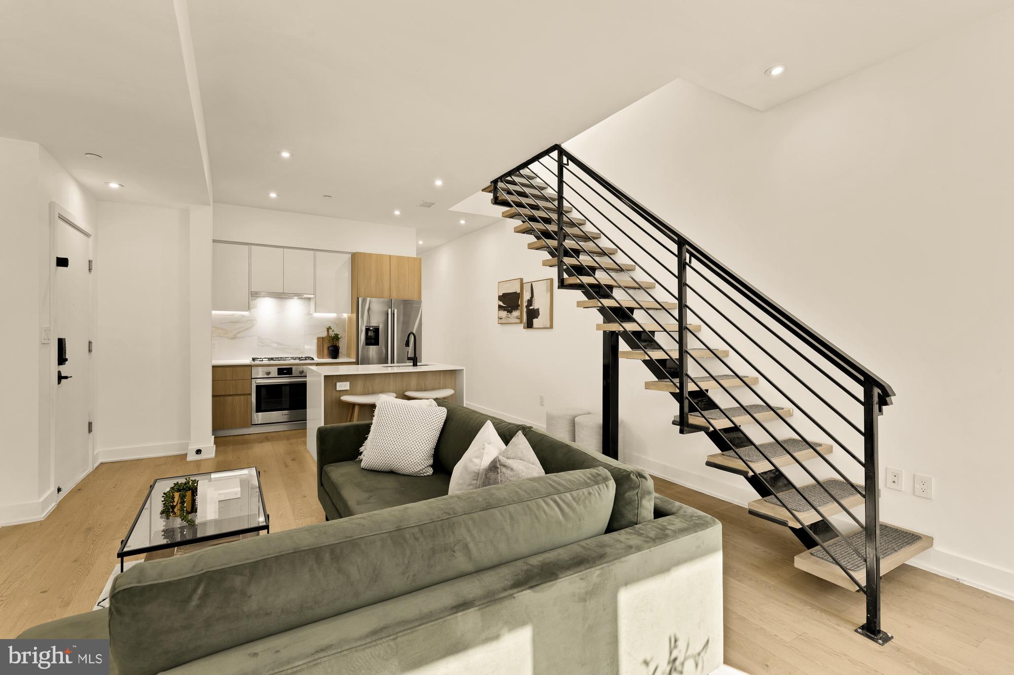 4017 DAVIS PLACE NW 8