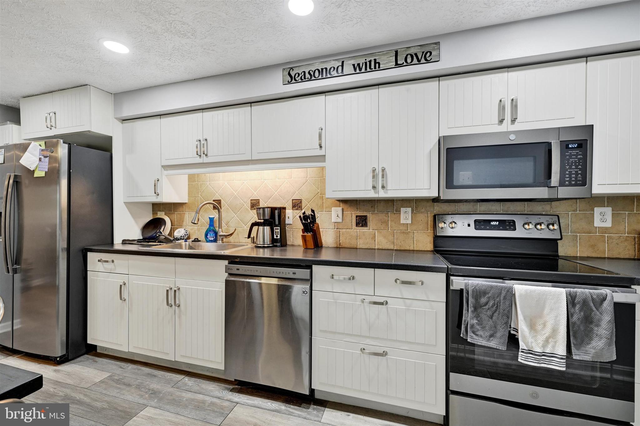 LONG COVE CONDOMINIUMS - Residential