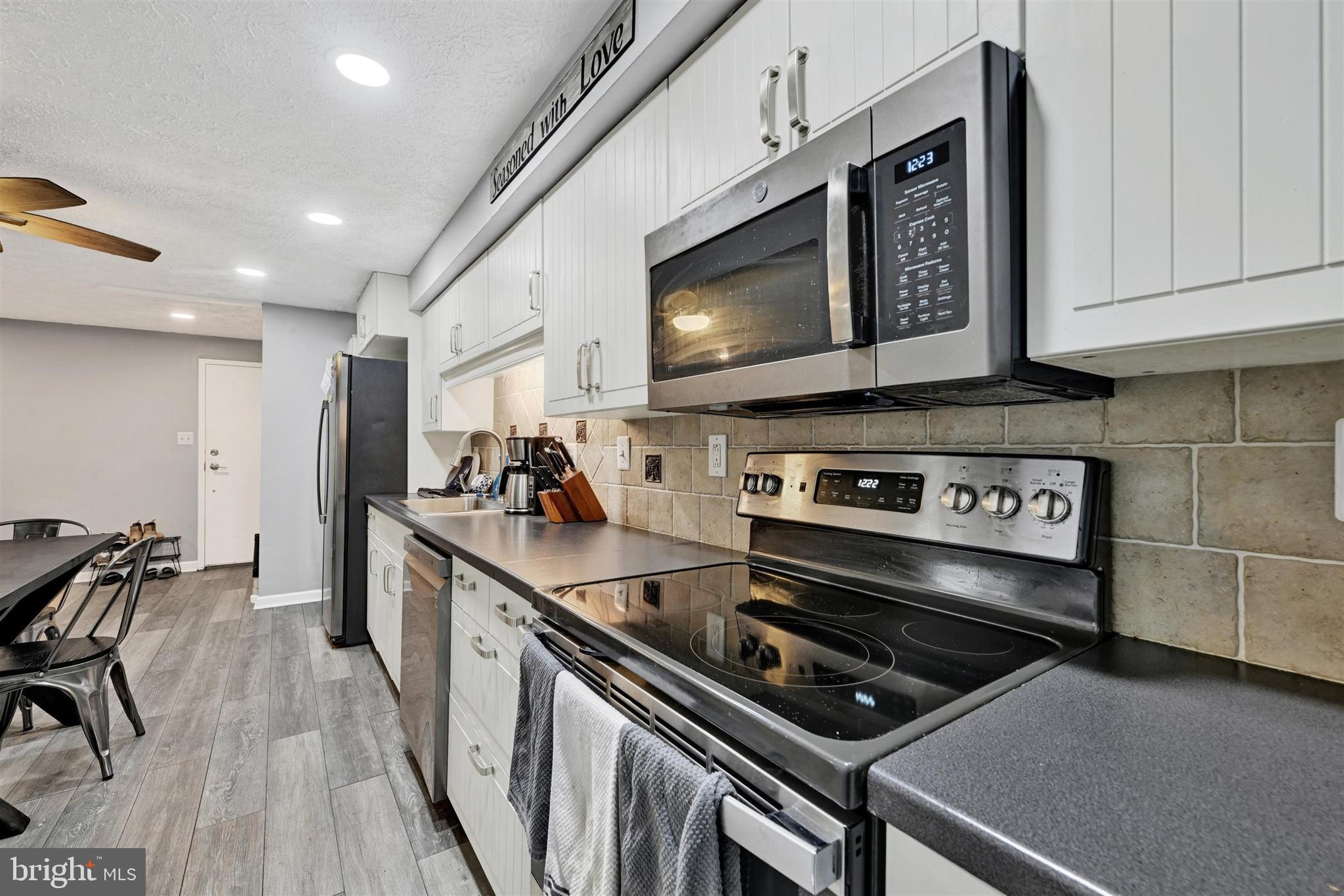 LONG COVE CONDOMINIUMS - Residential