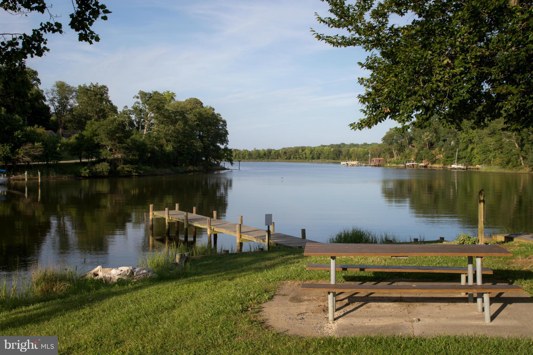 WOODLAND BEACH - Residential
