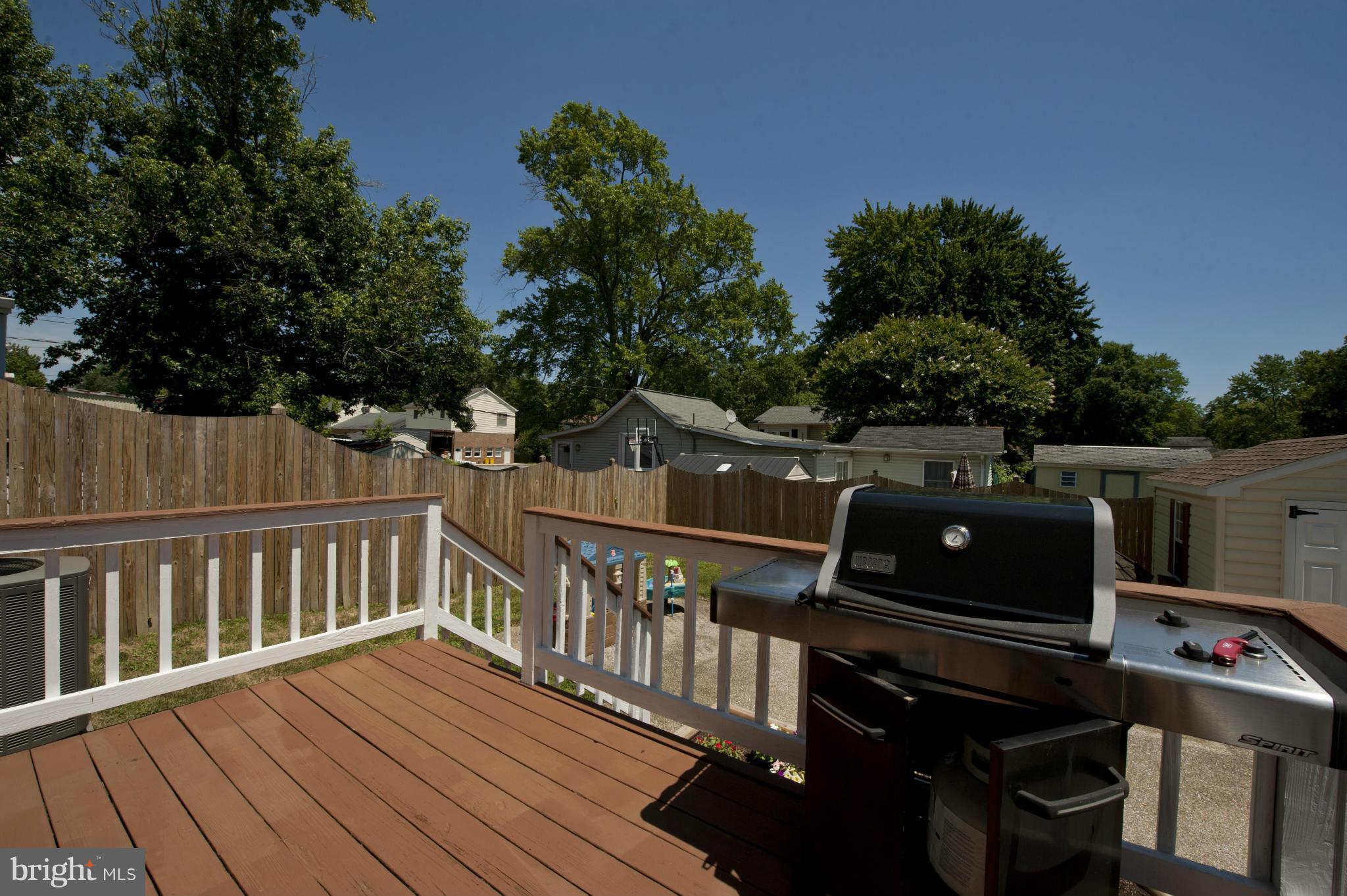 WOODLAND BEACH - Residential