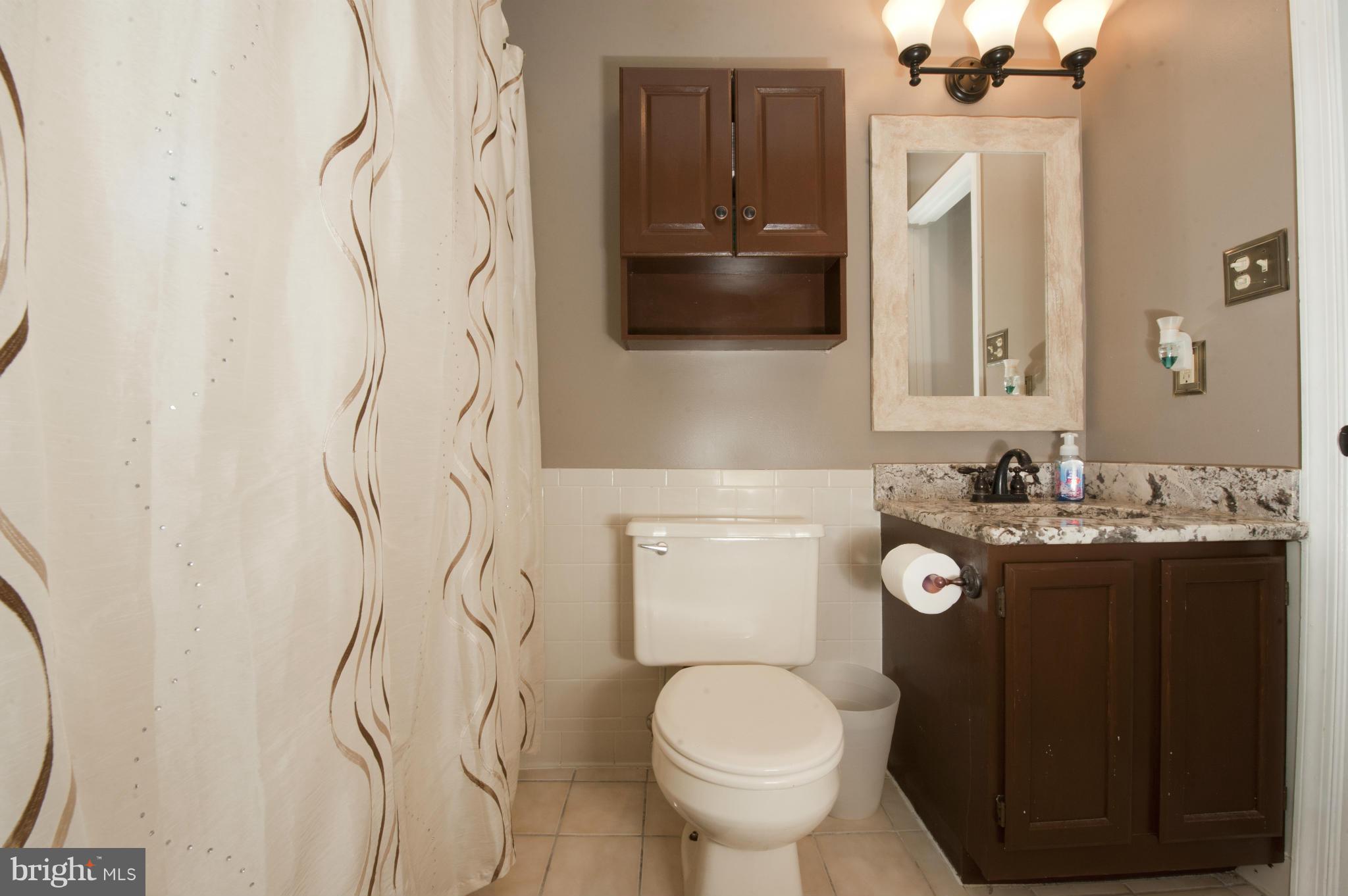 WOODLAND BEACH - Residential