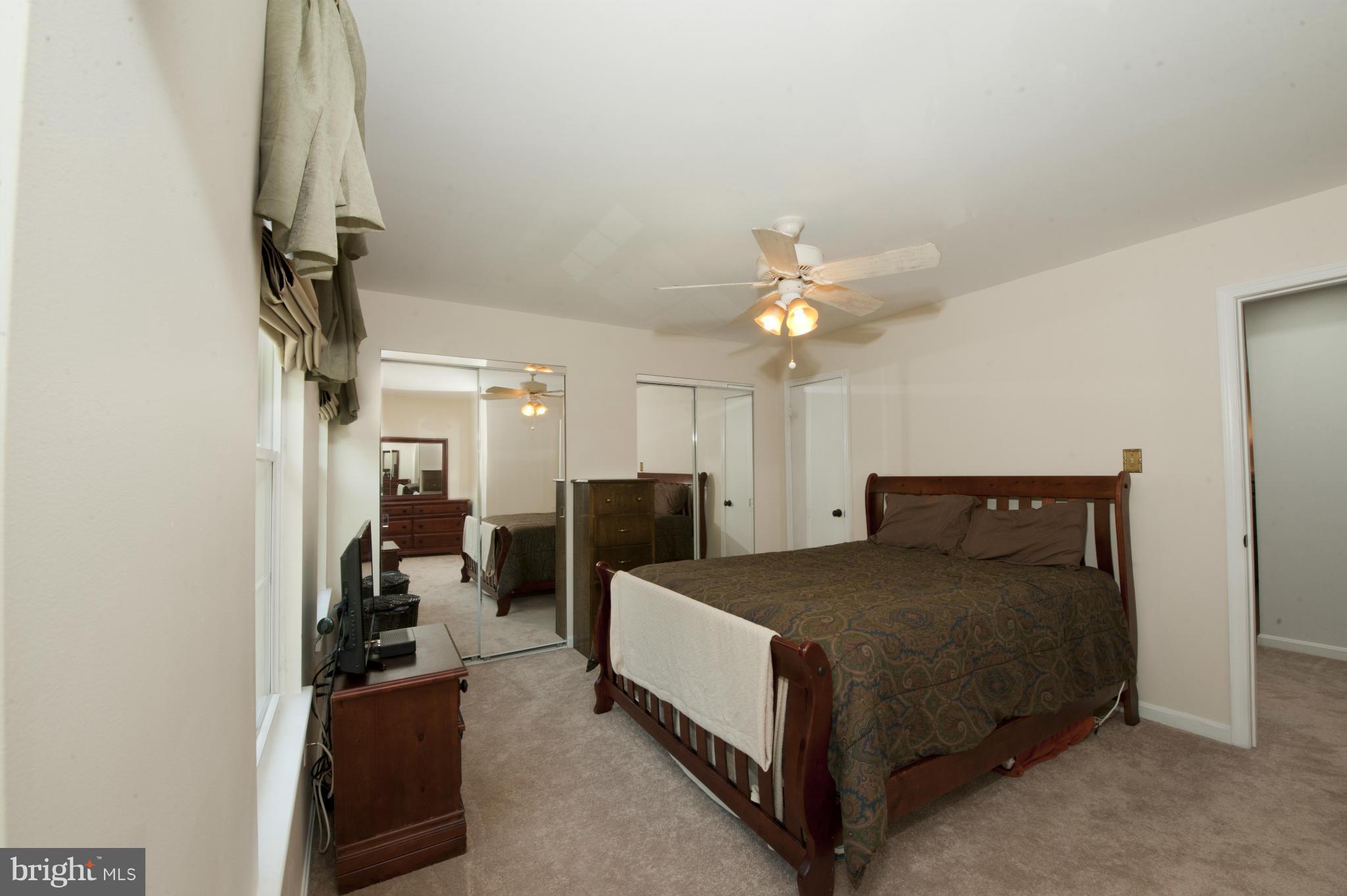 WOODLAND BEACH - Residential