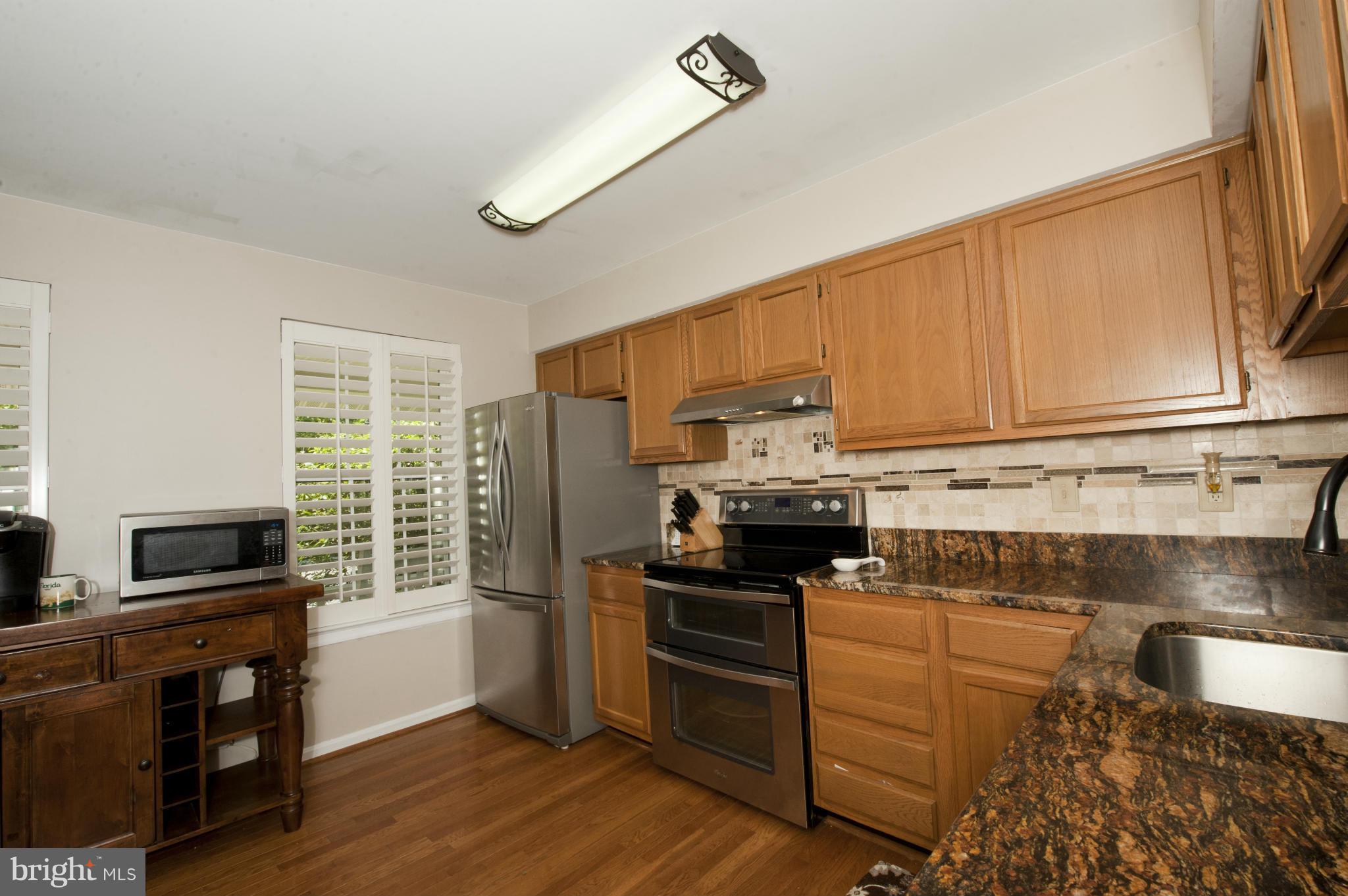 WOODLAND BEACH - Residential