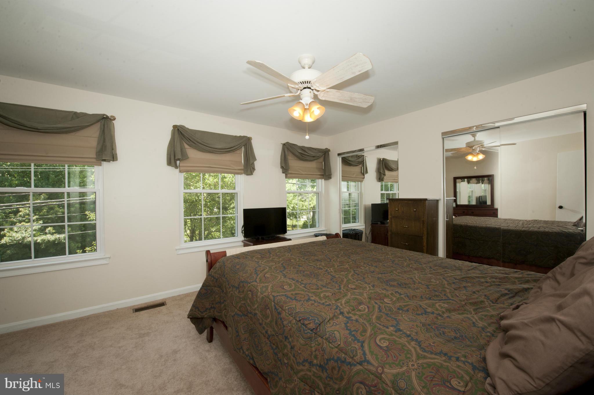 WOODLAND BEACH - Residential