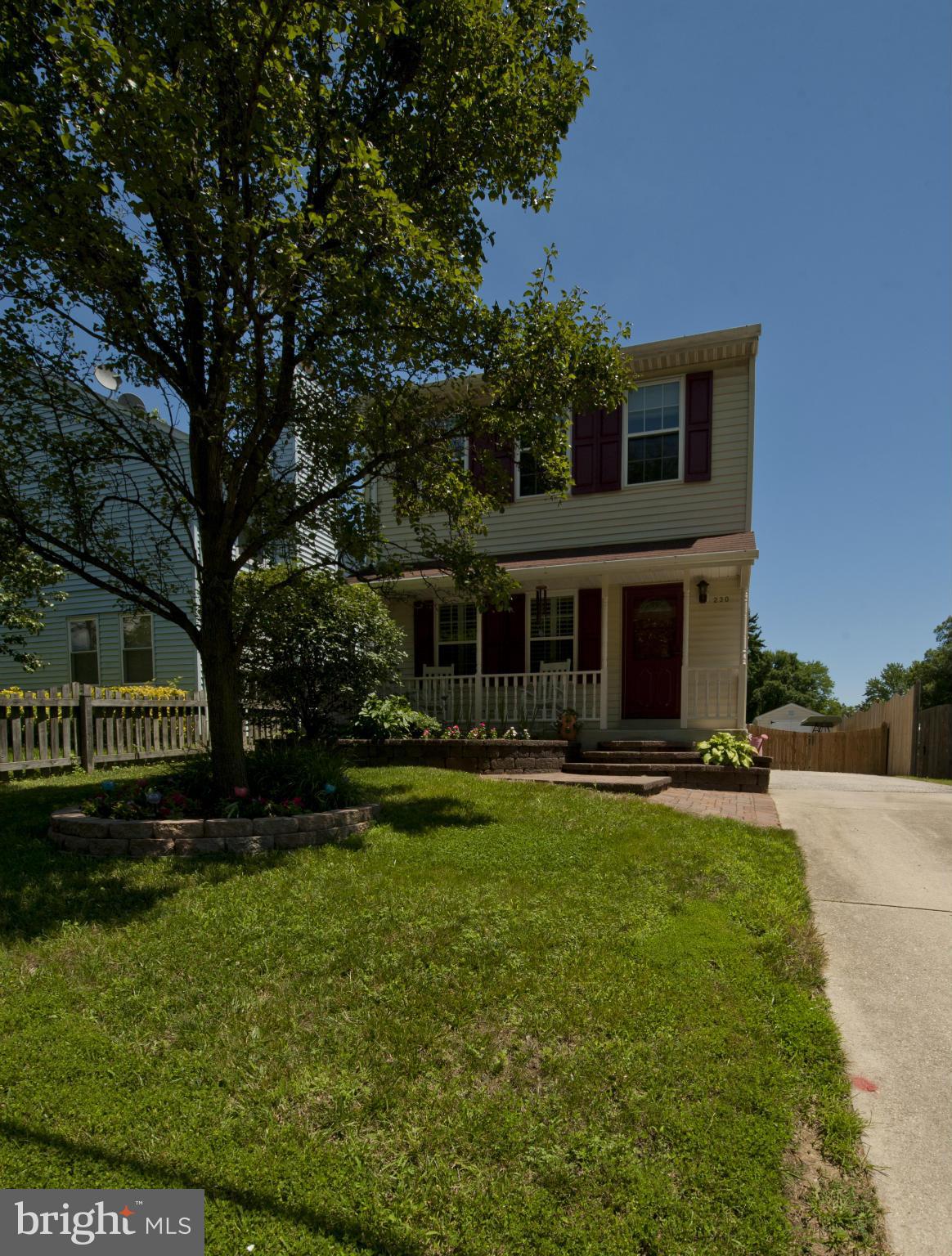 WOODLAND BEACH - Residential