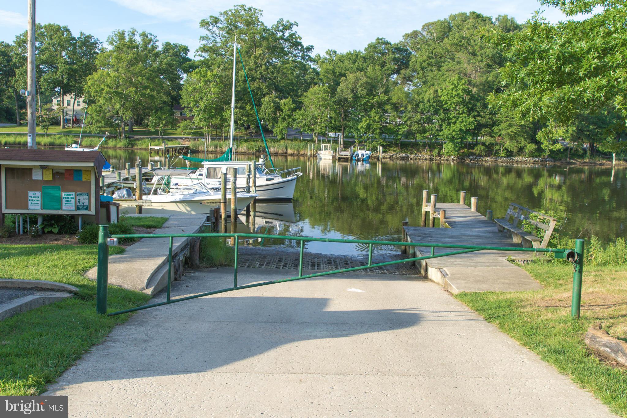 WOODLAND BEACH - Residential