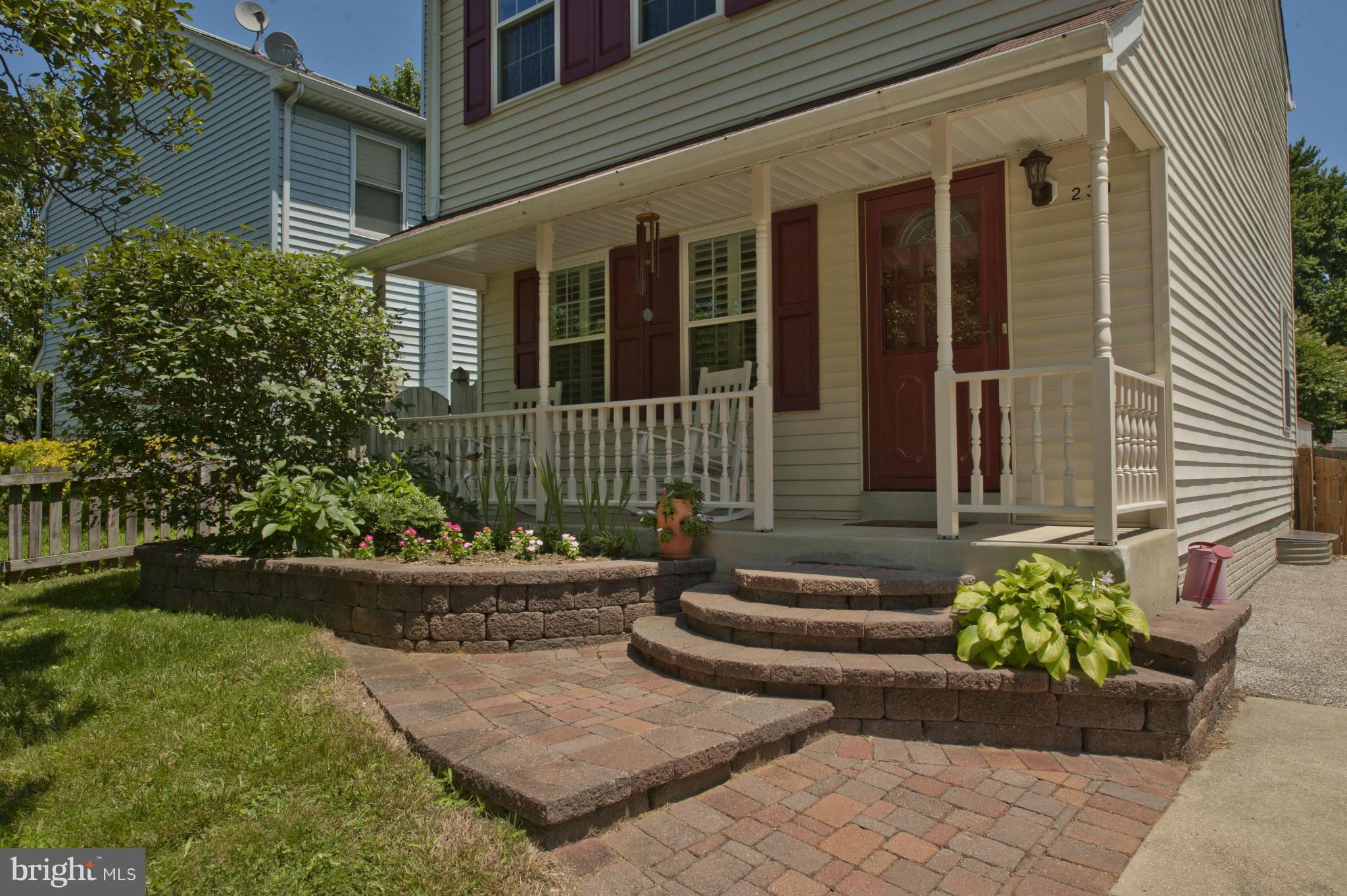 WOODLAND BEACH - Residential