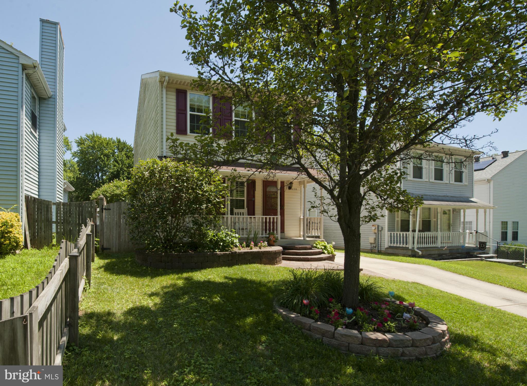 WOODLAND BEACH - Residential