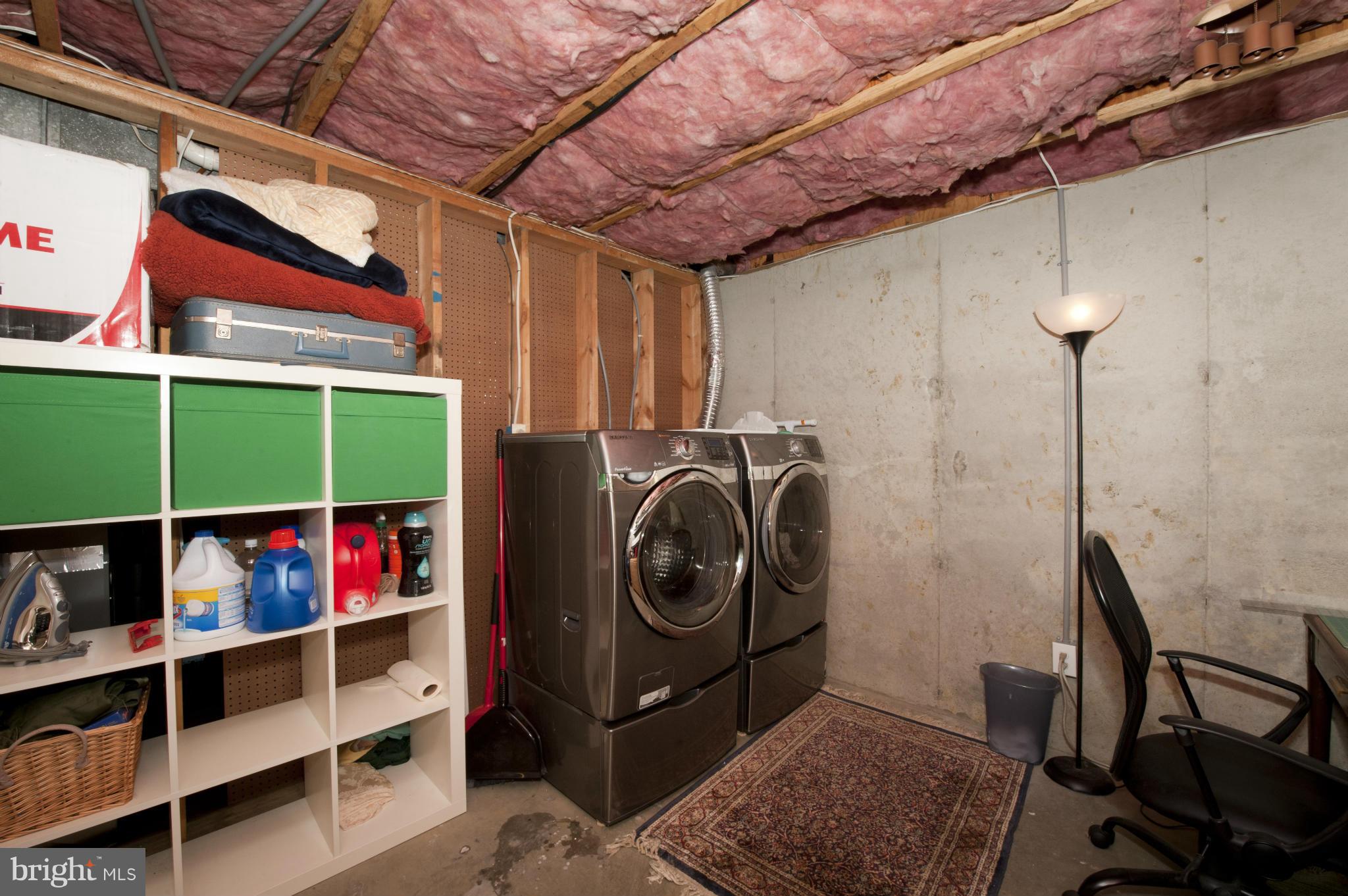 WOODLAND BEACH - Residential