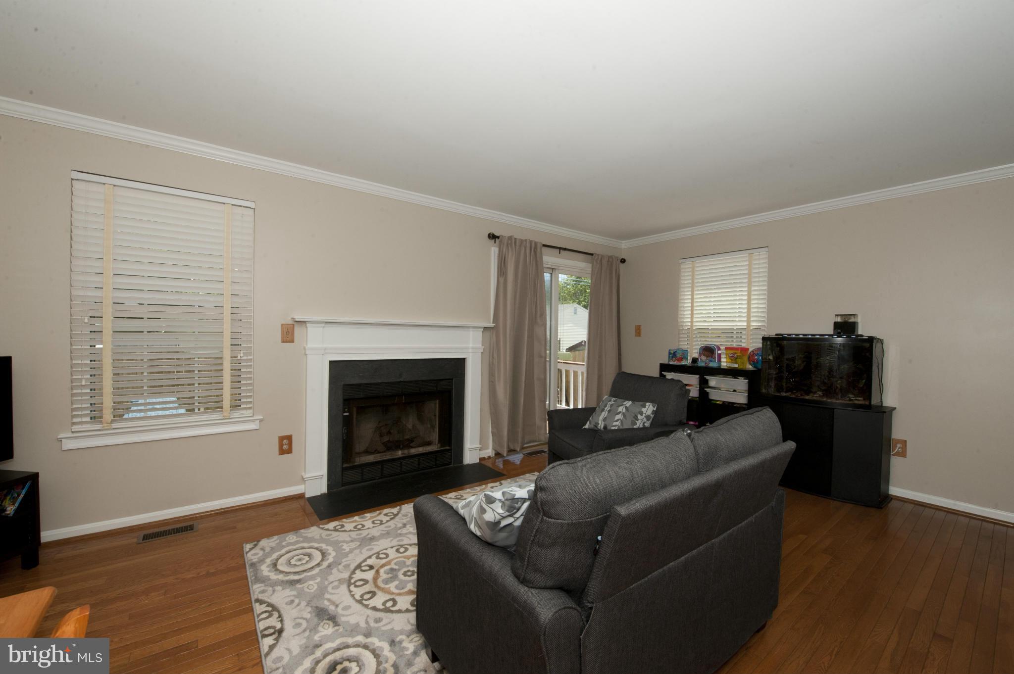 WOODLAND BEACH - Residential